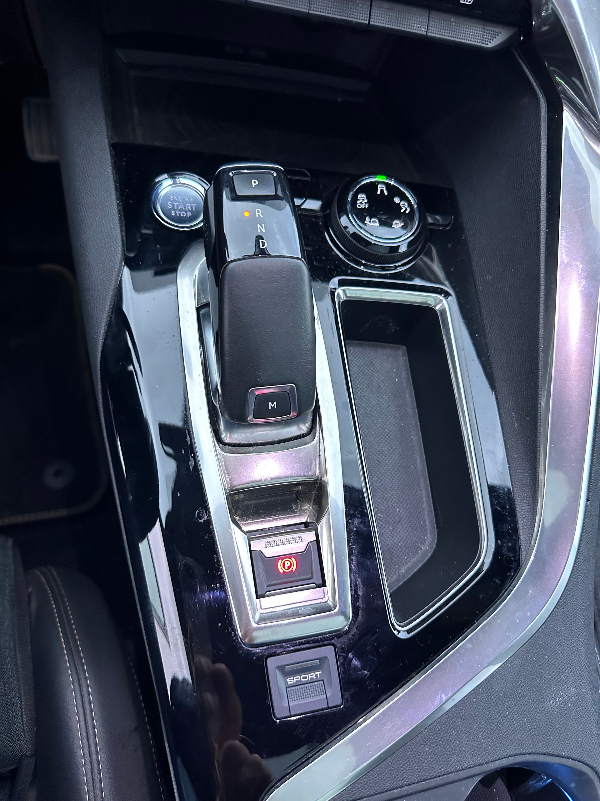 PEUGEOT 5008 1.5 BlueHDi GT Line EAT-image-12