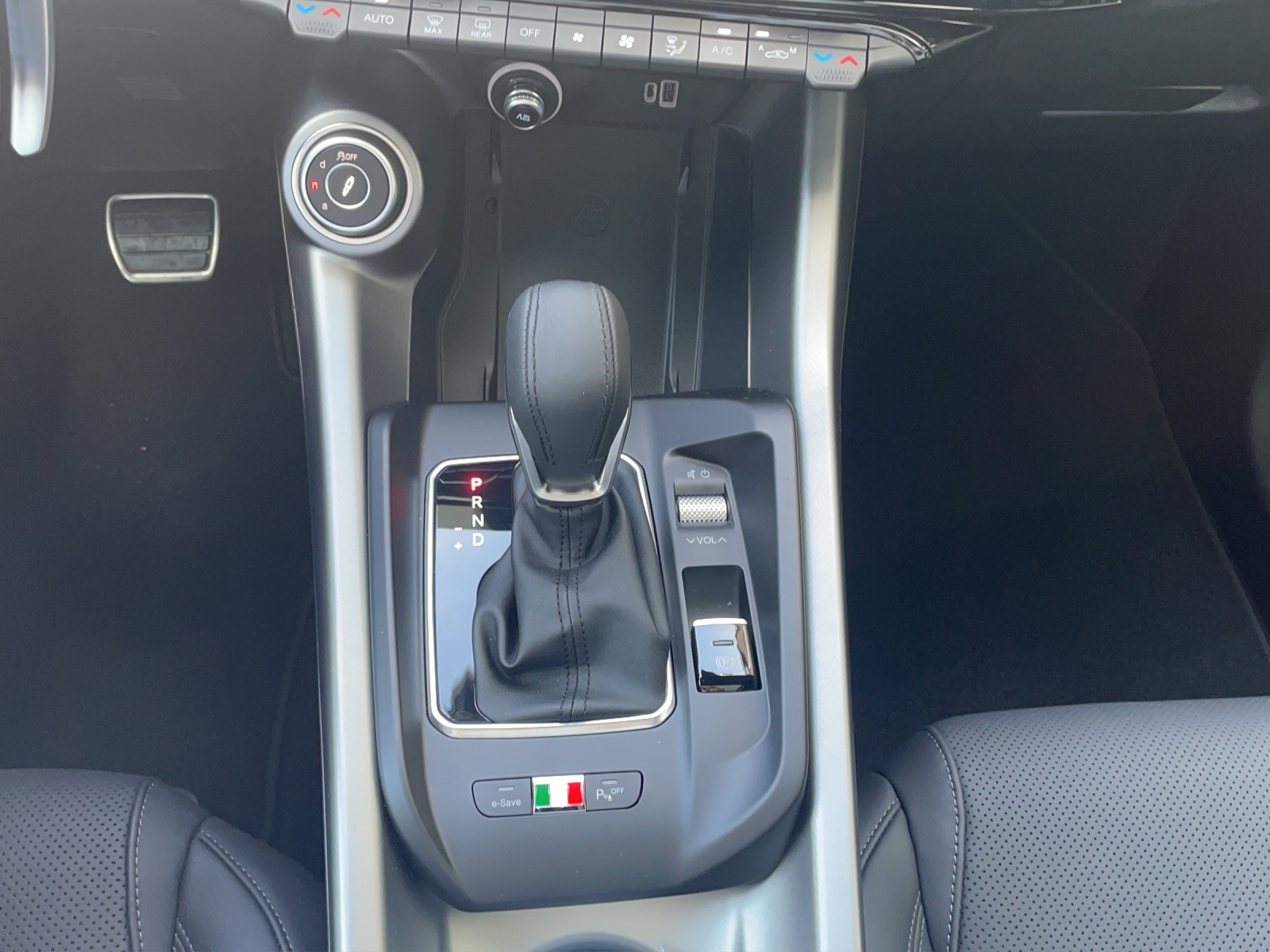 ALFA ROMEO Tonale 1.3 Plug-in Hybrid Veloce Q4-image-14