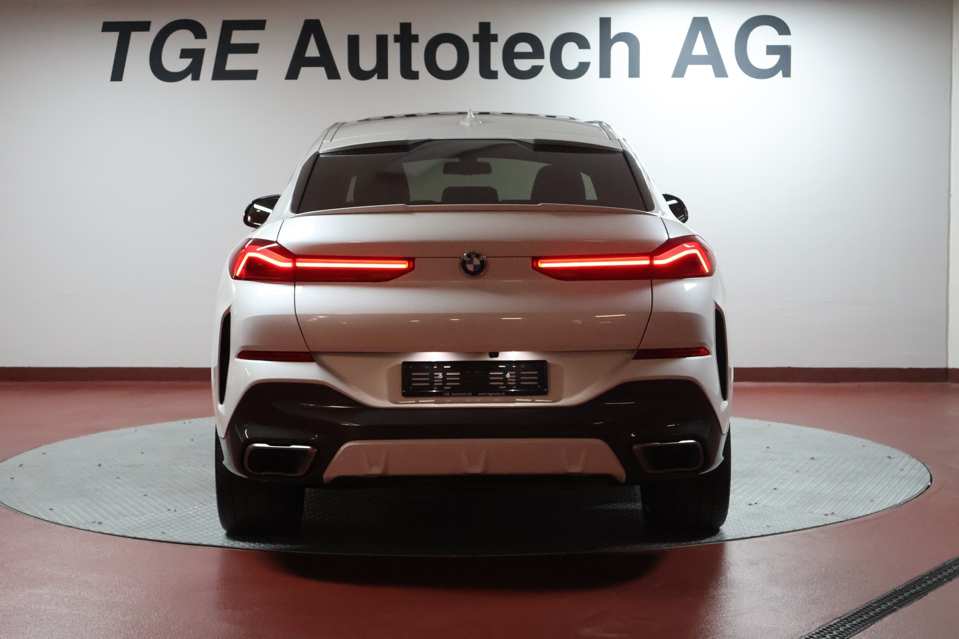 BMW X6 M50d-image-21