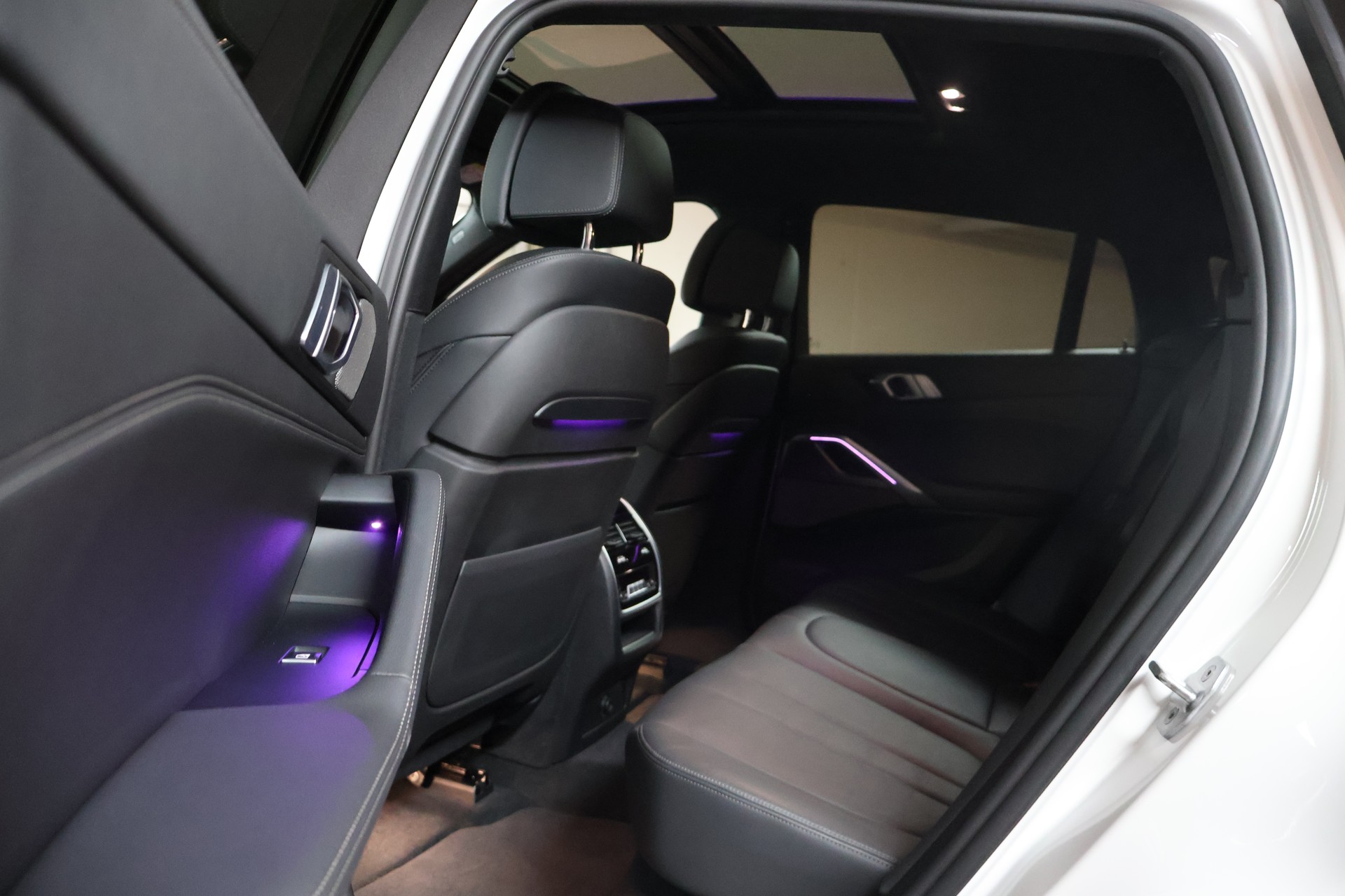 BMW X6 M50d-image-17
