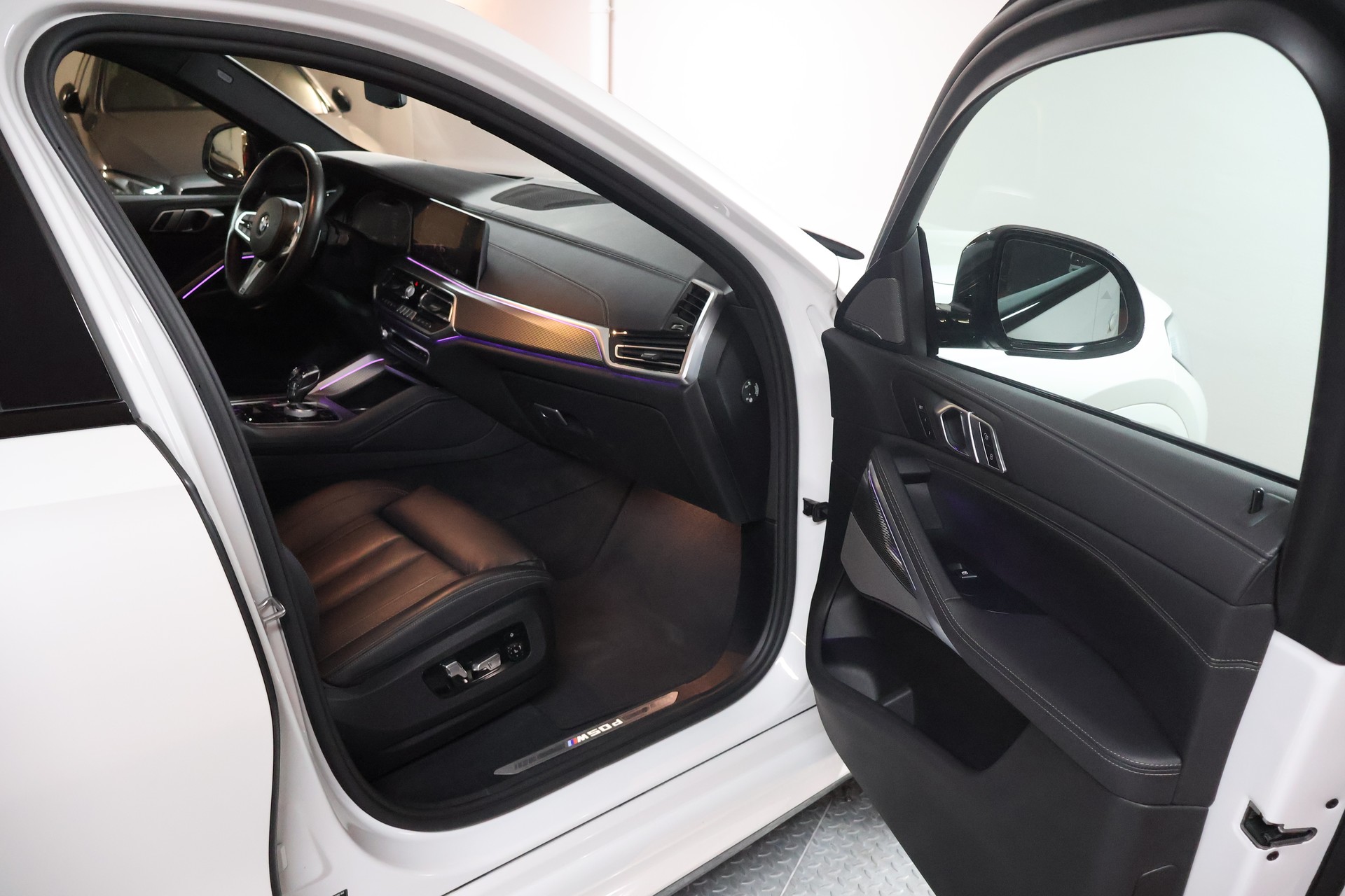 BMW X6 M50d-image-14