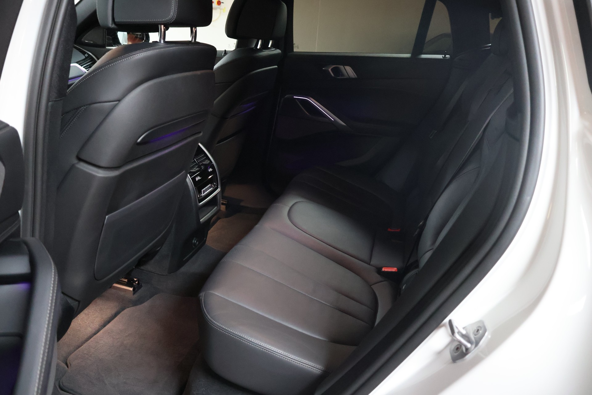 BMW X6 M50d-image-18