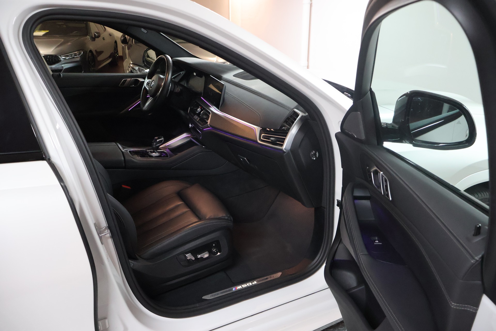 BMW X6 M50d-image-13