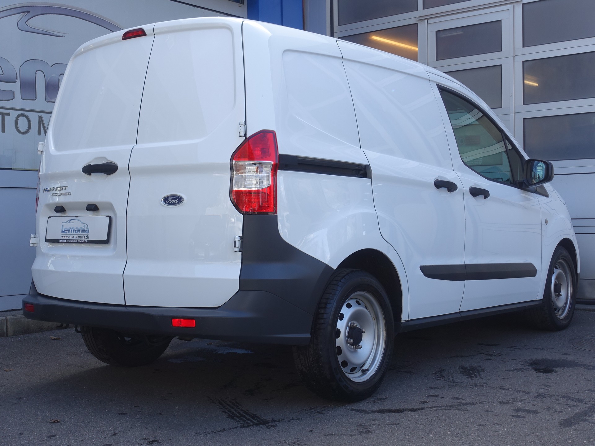 FORD Transit Courier Van 1.0 EcoBoost Ambiente-image-3