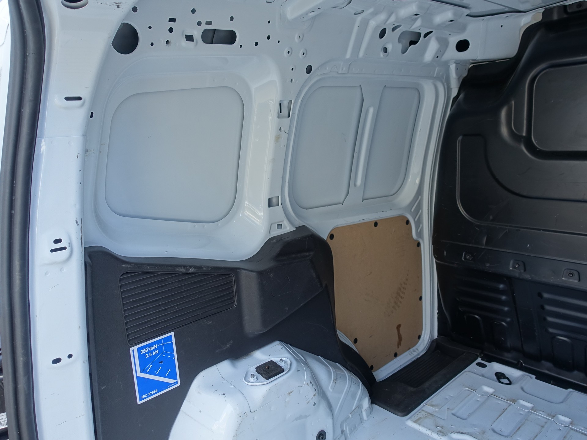FORD Transit Courier Van 1.0 EcoBoost Ambiente-image-16
