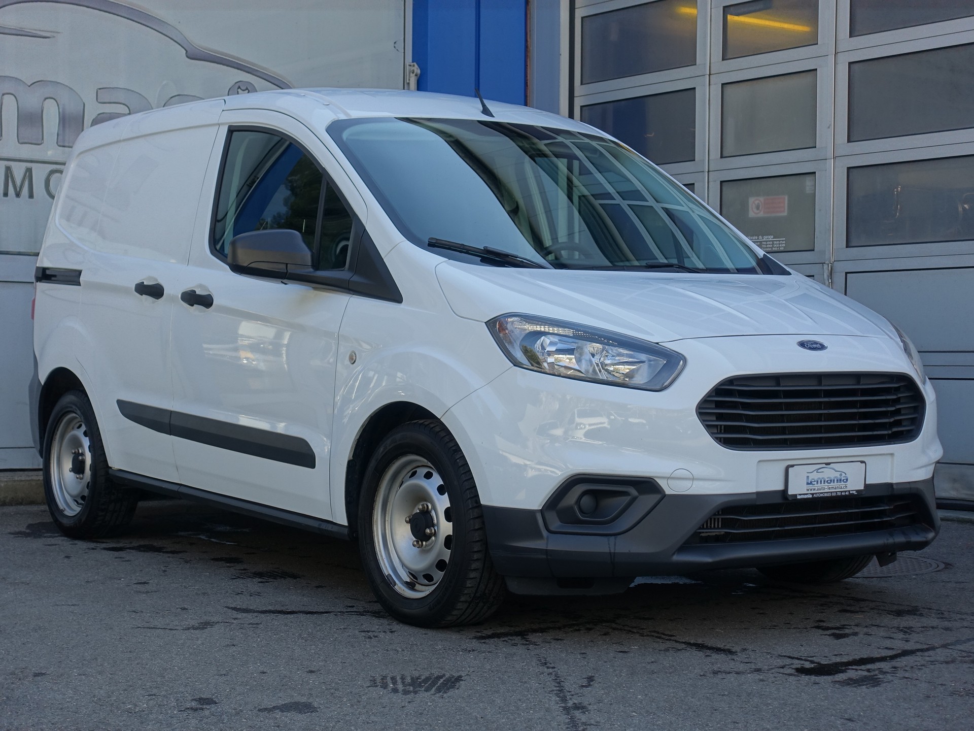 FORD Transit Courier Van 1.0 EcoBoost Ambiente-image-0