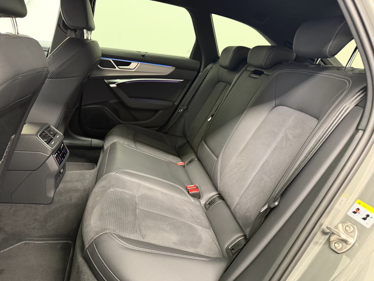 AUDI A6 Avant 40 TDI S line quattro S-tronic-image-8