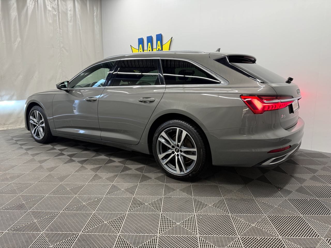 AUDI A6 Avant 40 TDI S line quattro S-tronic-image-1