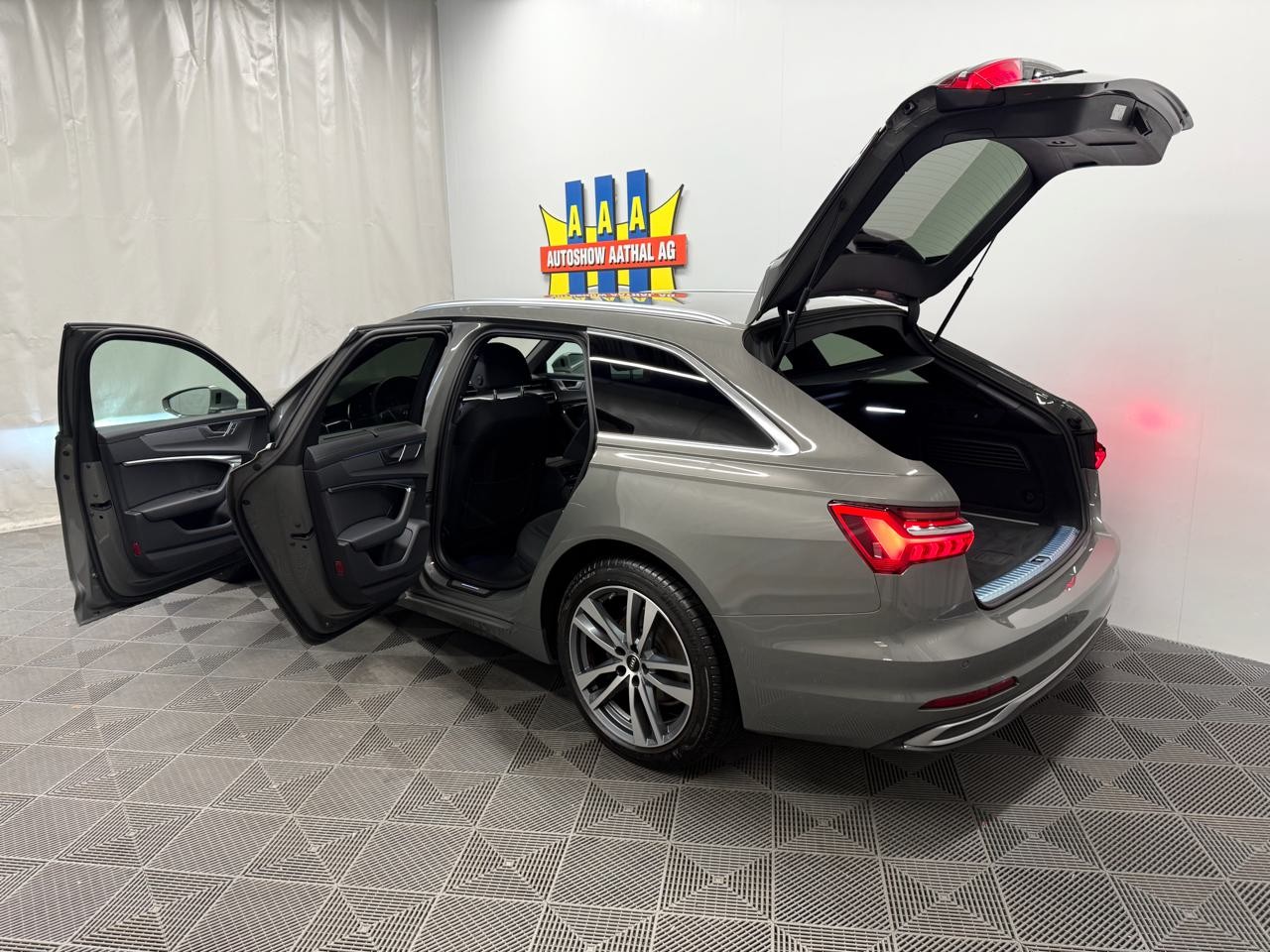 AUDI A6 Avant 40 TDI S line quattro S-tronic-image-10