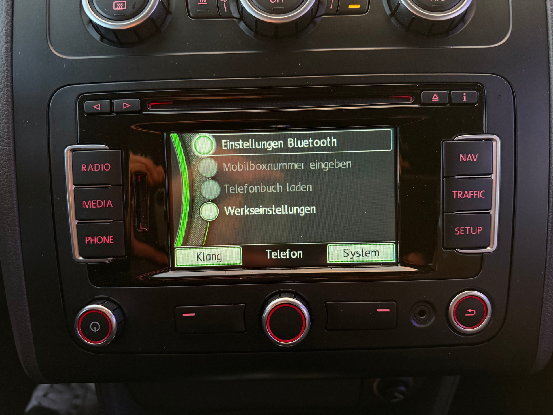 VW Touran 1.6 TDI BlueMotion Technology Highline DSG-image-15