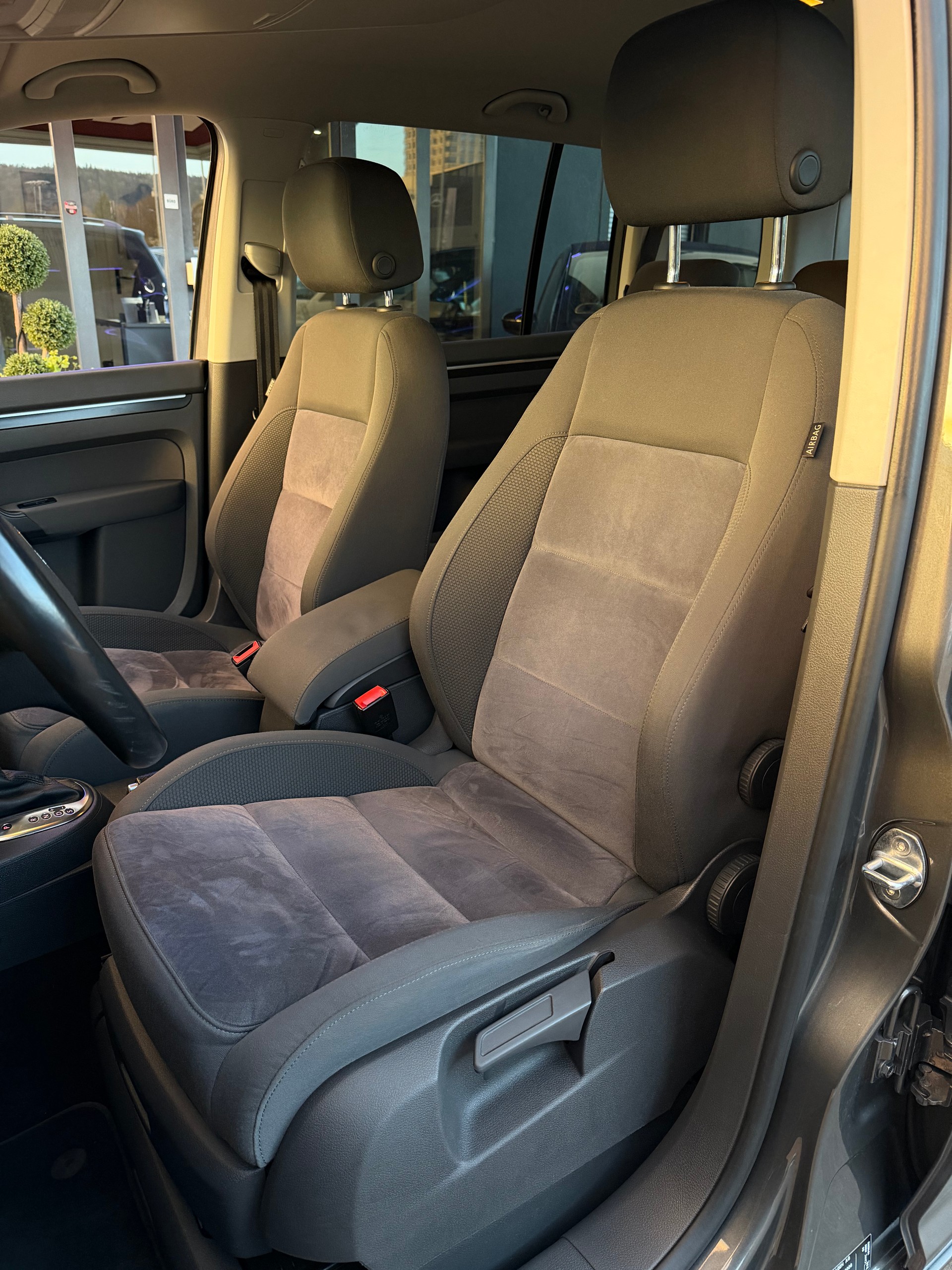 VW Touran 1.6 TDI BlueMotion Technology Highline DSG-image-10