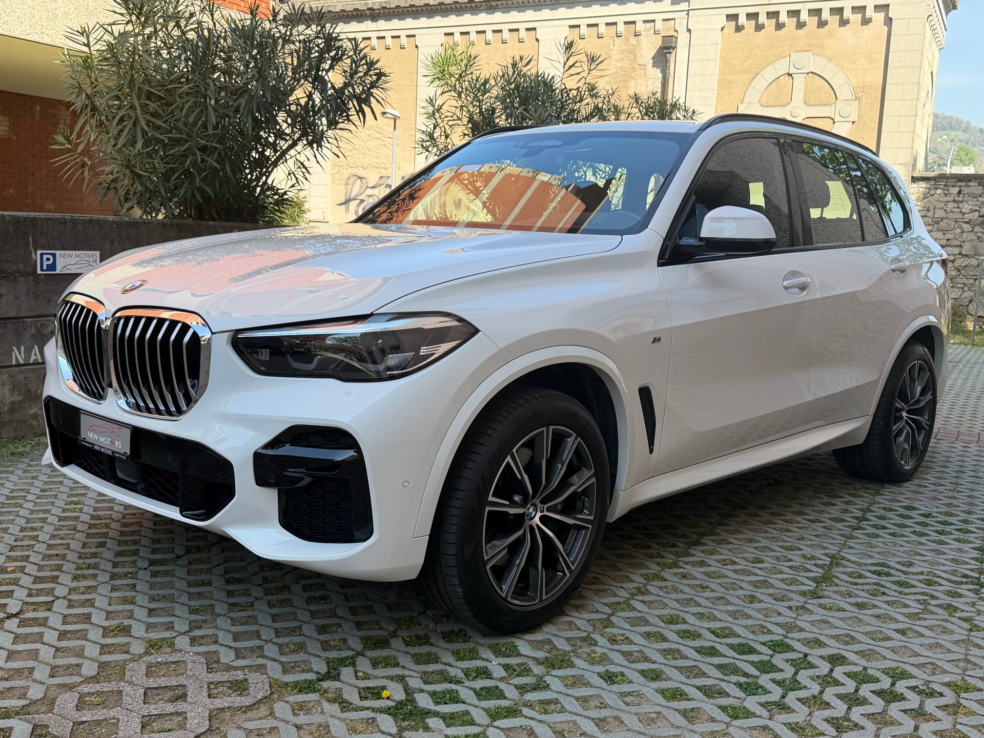 BMW X5 xDrive 48V 30d M Sport Steptronic-image-1