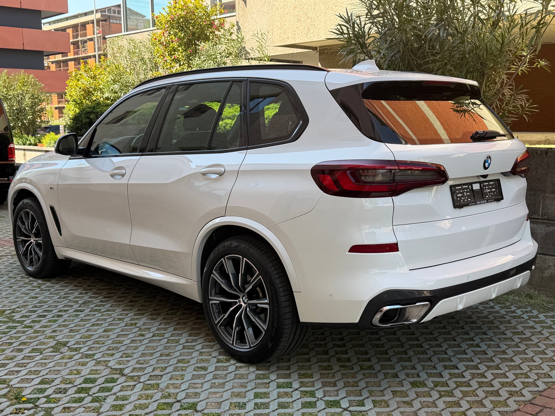 BMW X5 xDrive 48V 30d M Sport Steptronic-image-4
