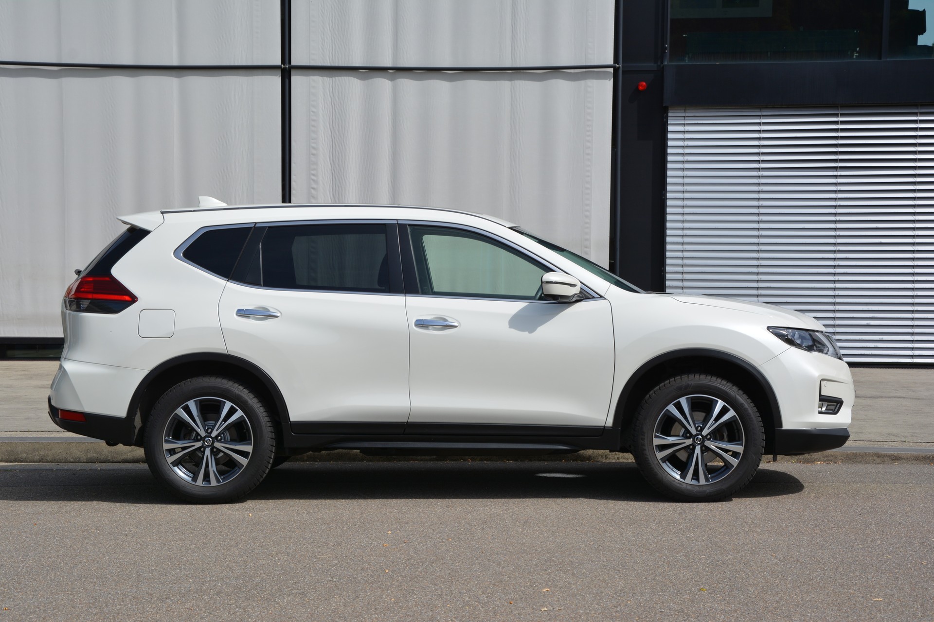 NISSAN X-Trail 1.3 DIG-T acenta DCT-image-1
