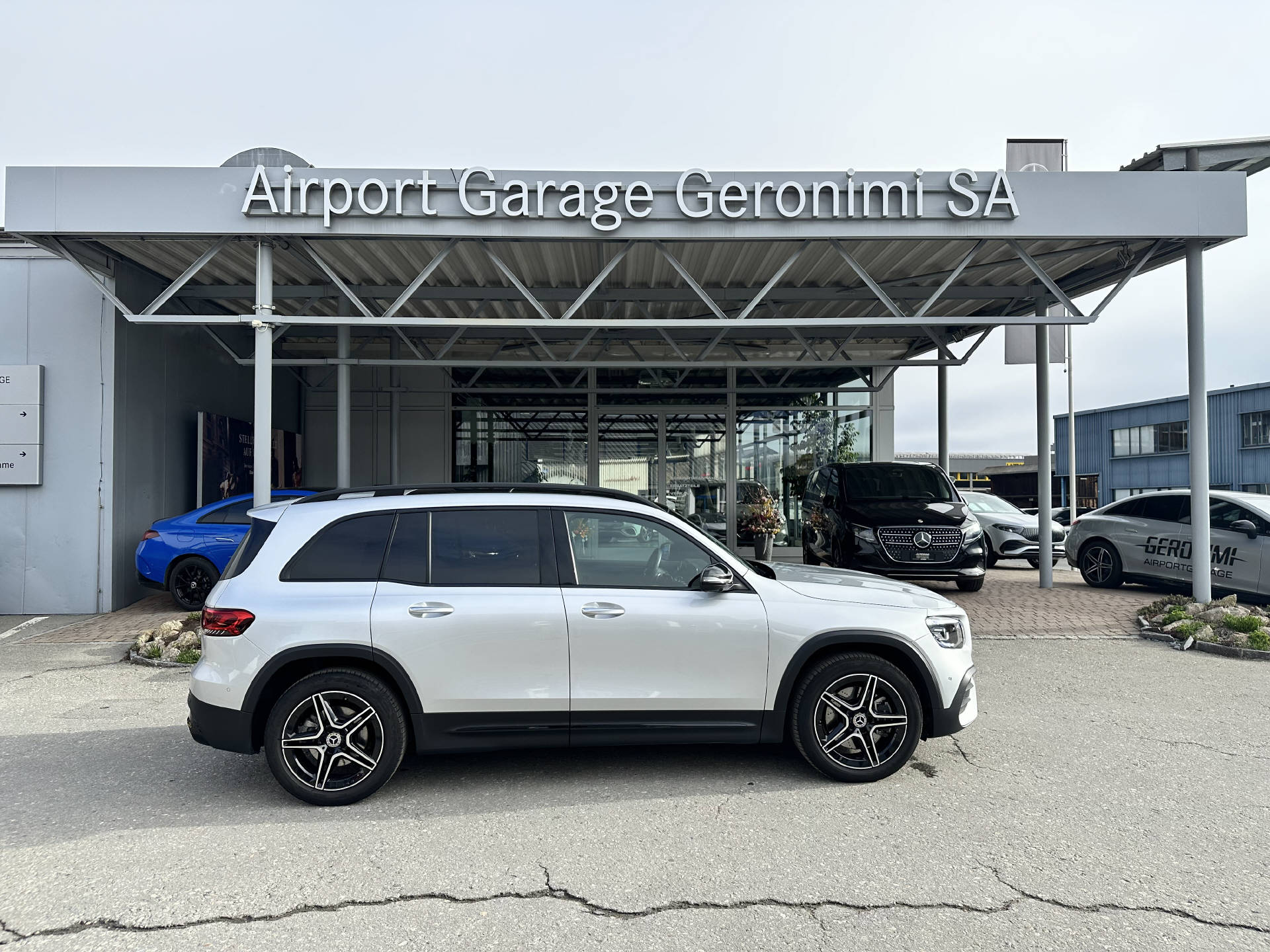 MERCEDES-BENZ GLB 250 AMG Line 4matic-image-0