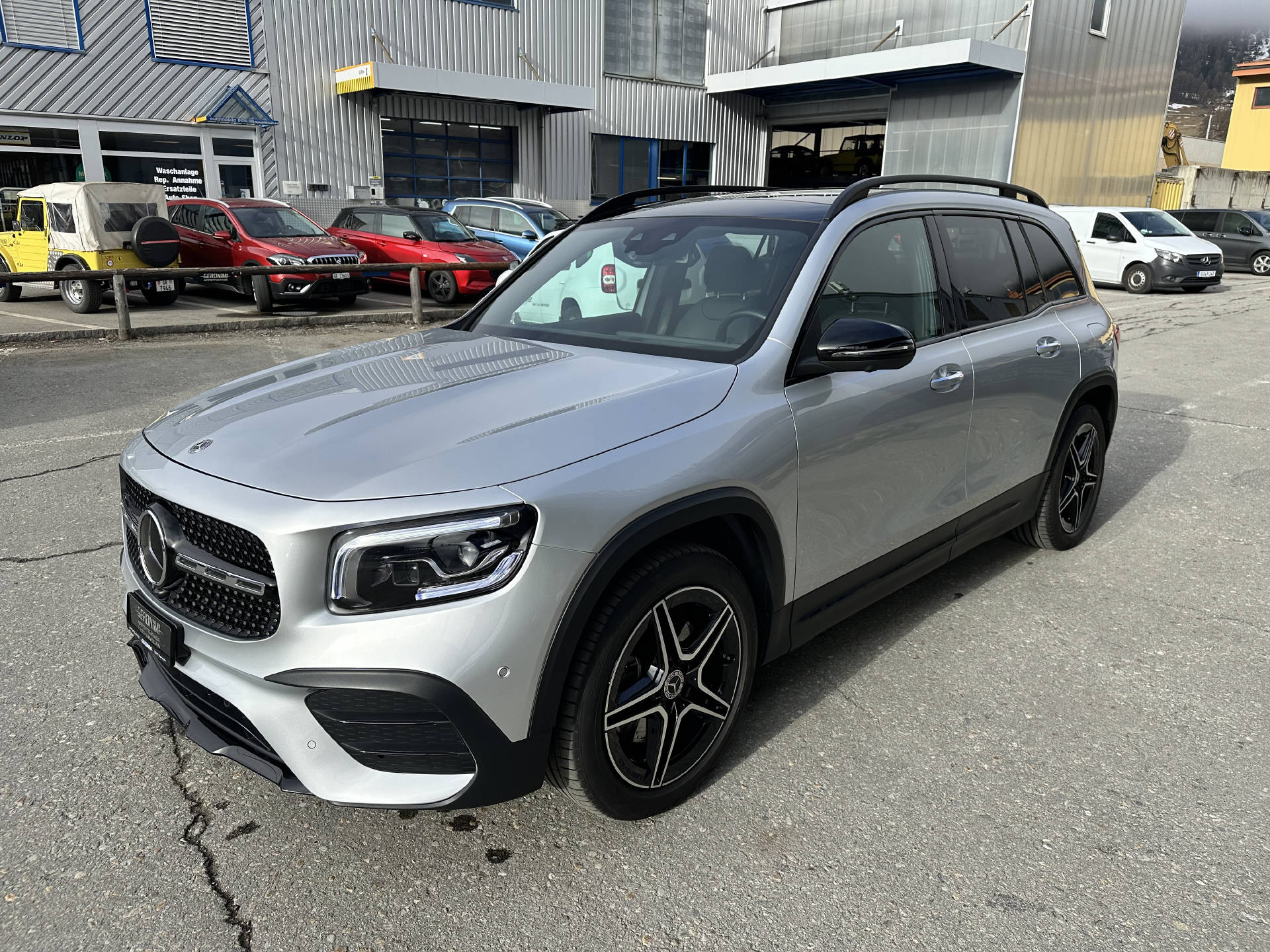 MERCEDES-BENZ GLB 250 AMG Line 4matic-image-4