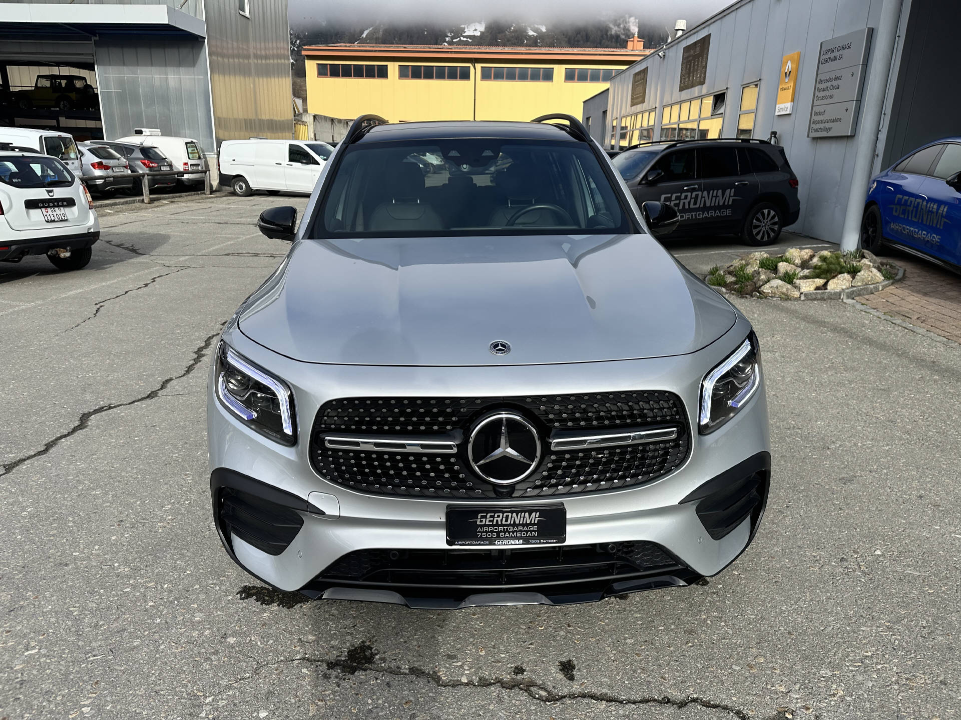 MERCEDES-BENZ GLB 250 AMG Line 4matic-image-3