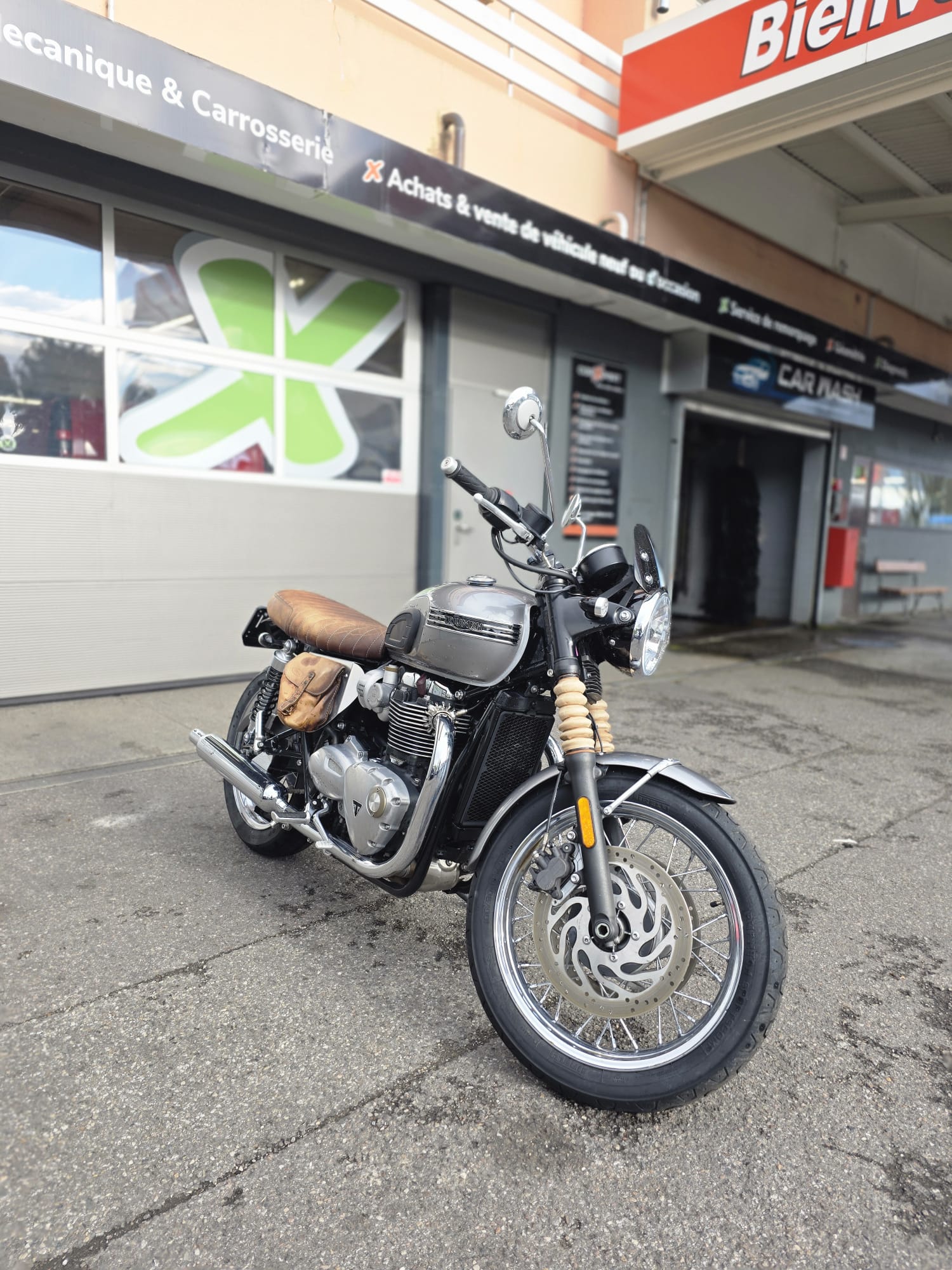 TRIUMPH Bonneville T120 Black