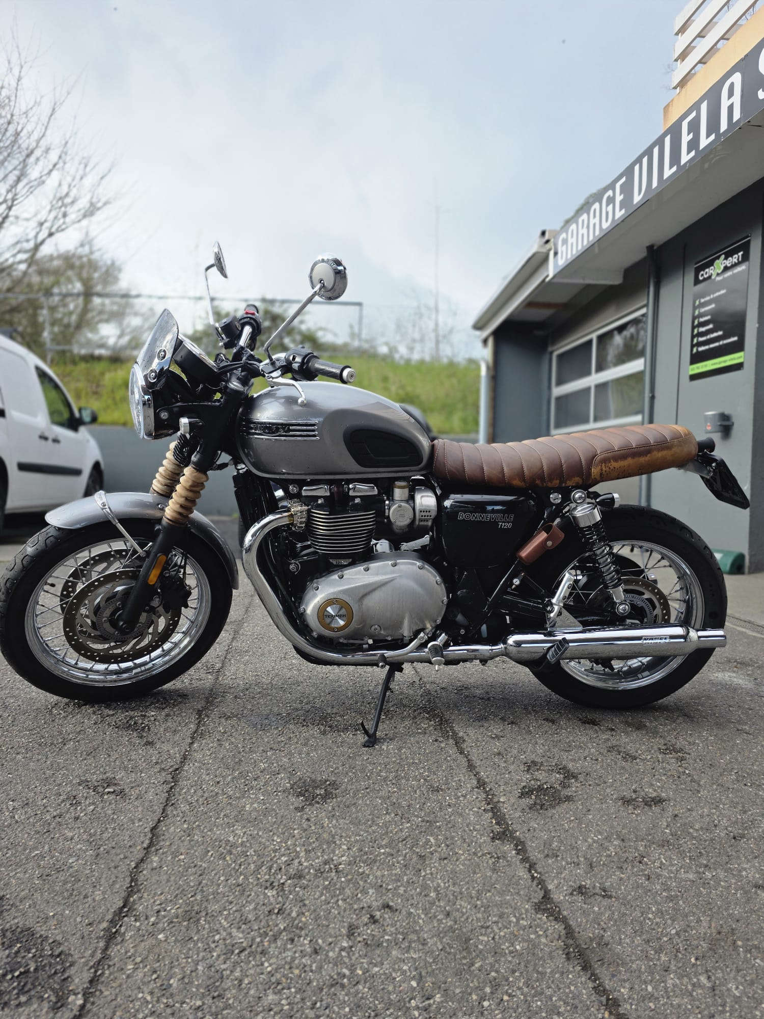 TRIUMPH Bonneville T120 Black-image-6