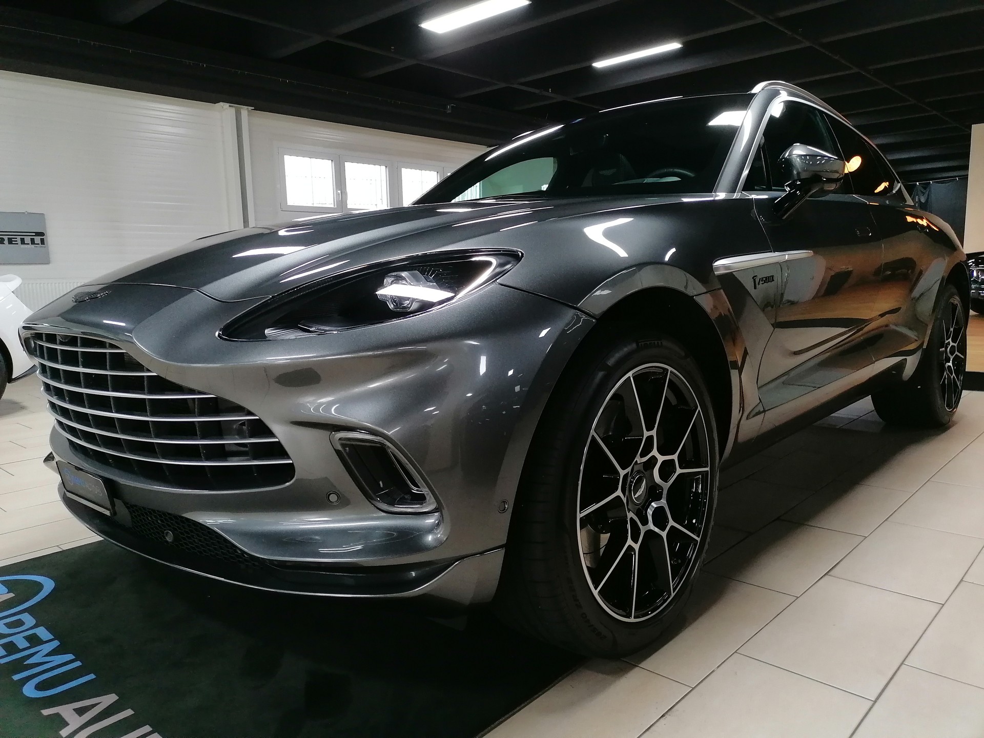 ASTON MARTIN DBX 4.0 V8 Bi-Turbo 1 of 500-image-3