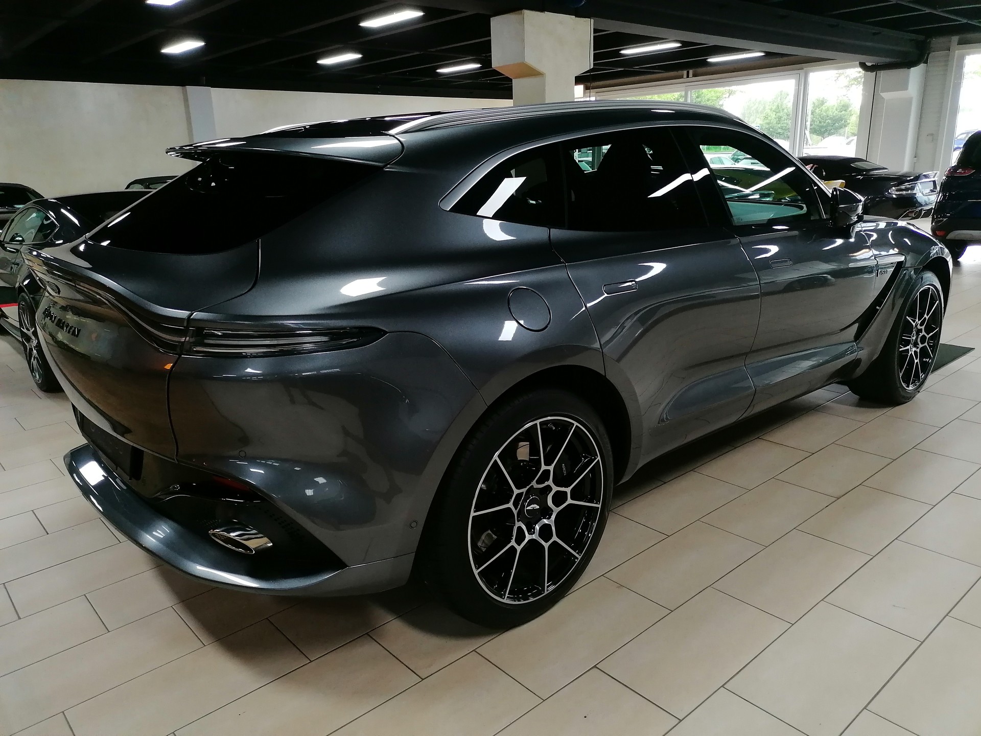 ASTON MARTIN DBX 4.0 V8 Bi-Turbo 1 of 500-image-7