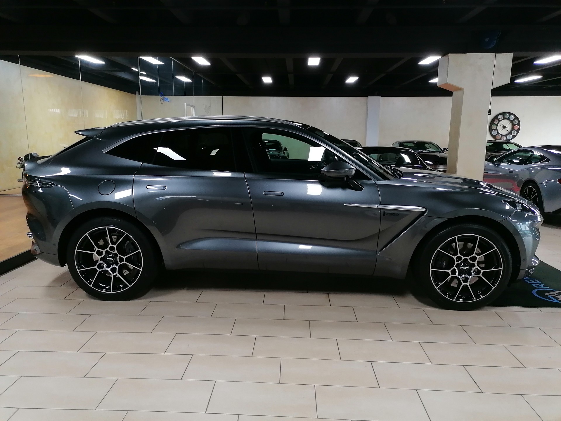 ASTON MARTIN DBX 4.0 V8 Bi-Turbo 1 of 500-image-8