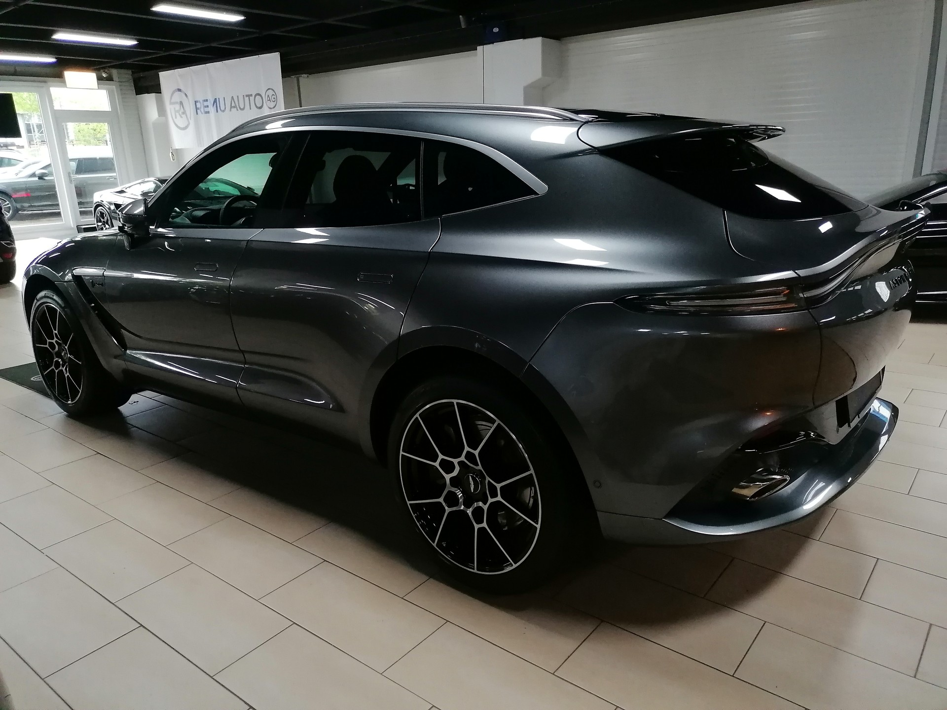 ASTON MARTIN DBX 4.0 V8 Bi-Turbo 1 of 500-image-5