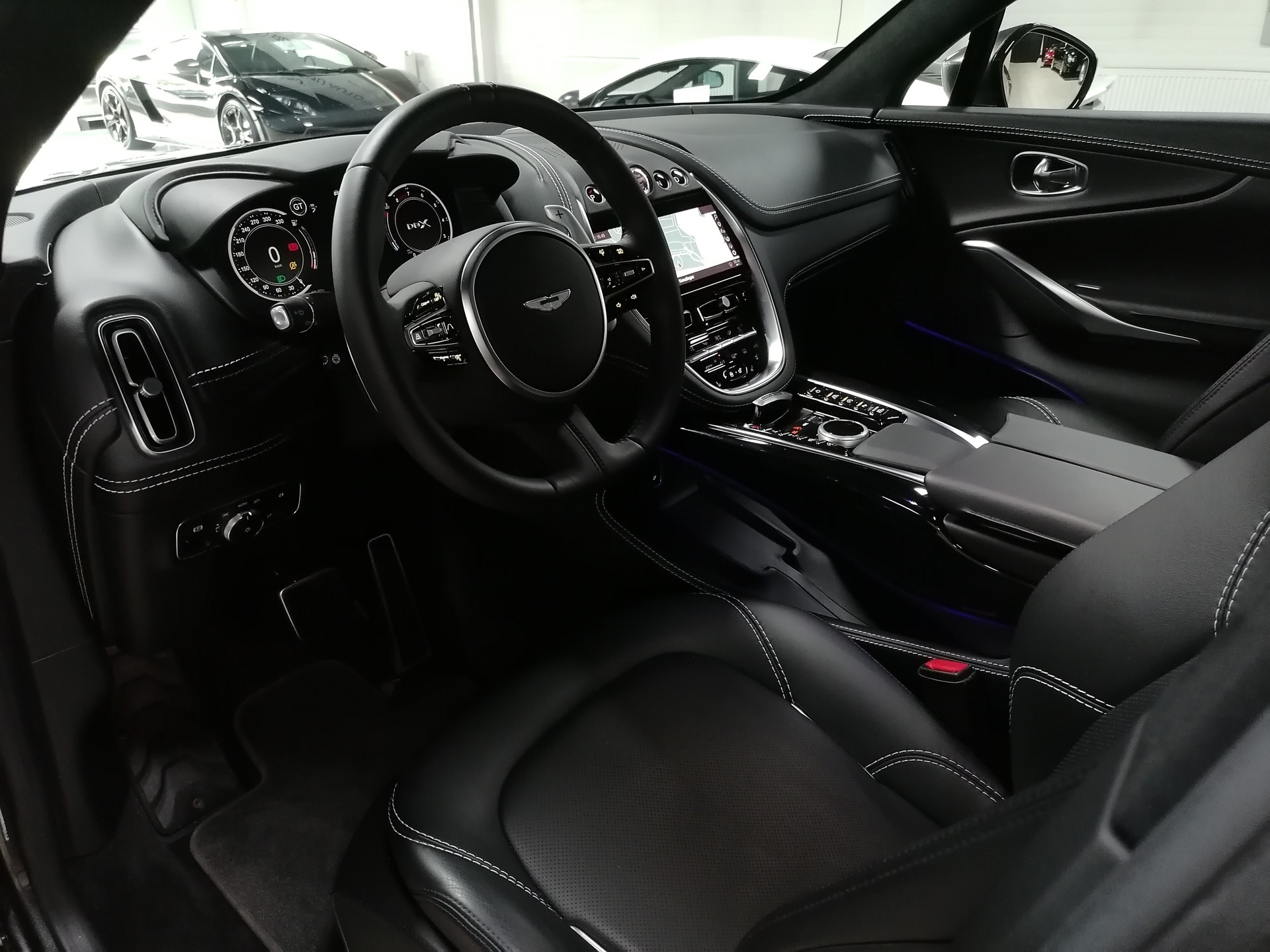ASTON MARTIN DBX 4.0 V8 Bi-Turbo 1 of 500-image-11