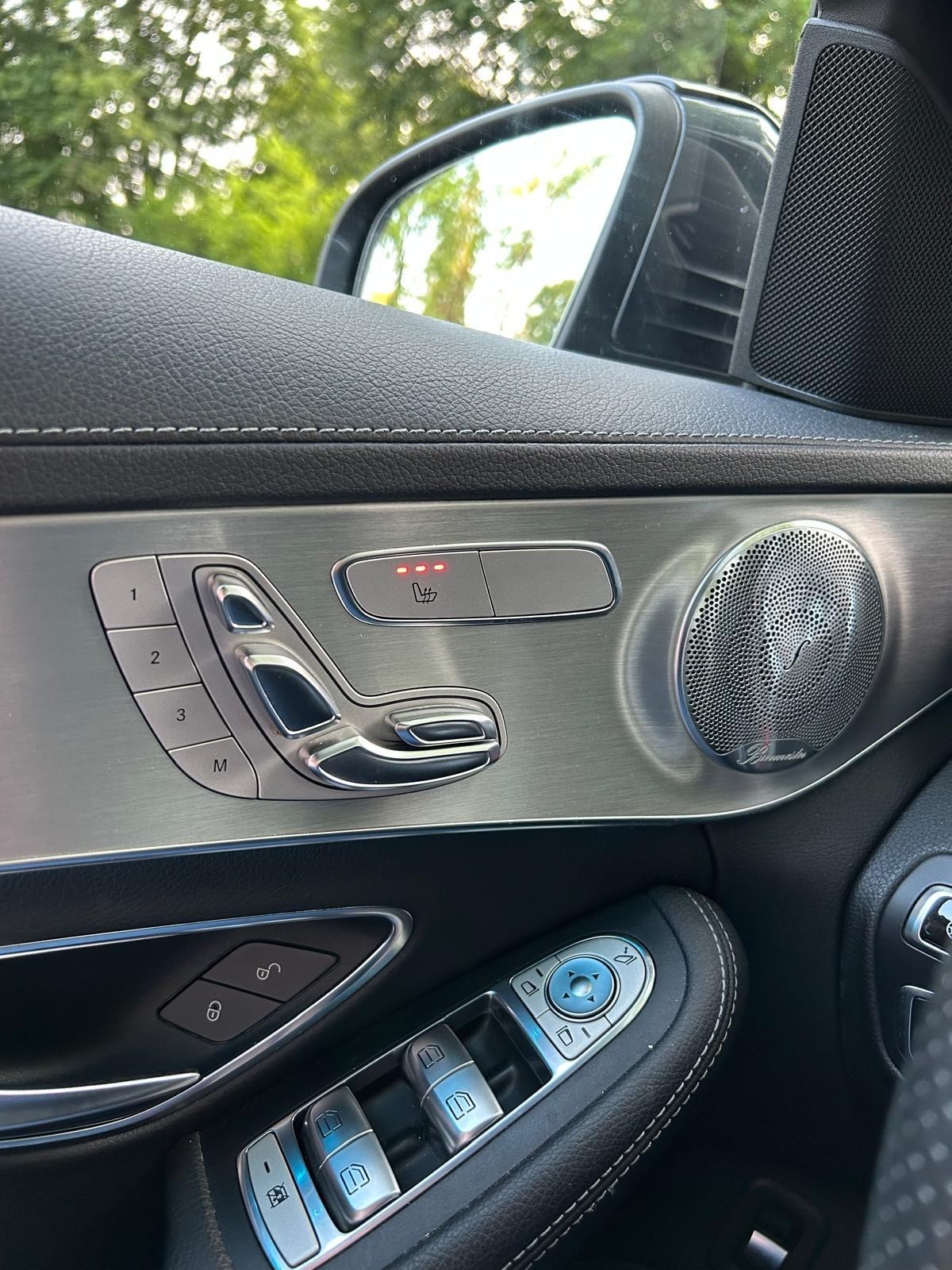 MERCEDES-BENZ C 400 AMG Line 4Matic 7G-Tronic-image-6