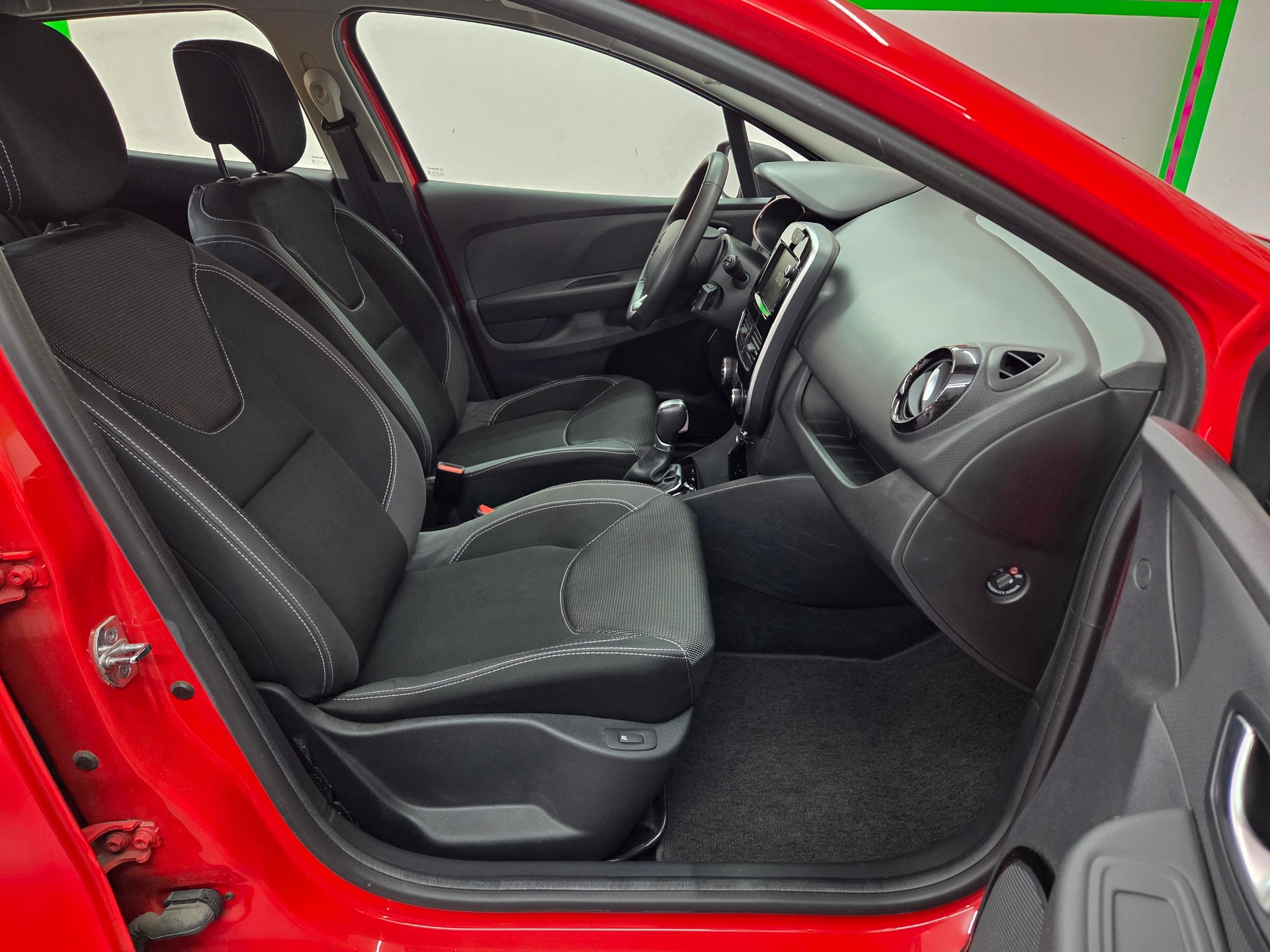 RENAULT Clio 1.5 dCi Business Line EDC-image-10