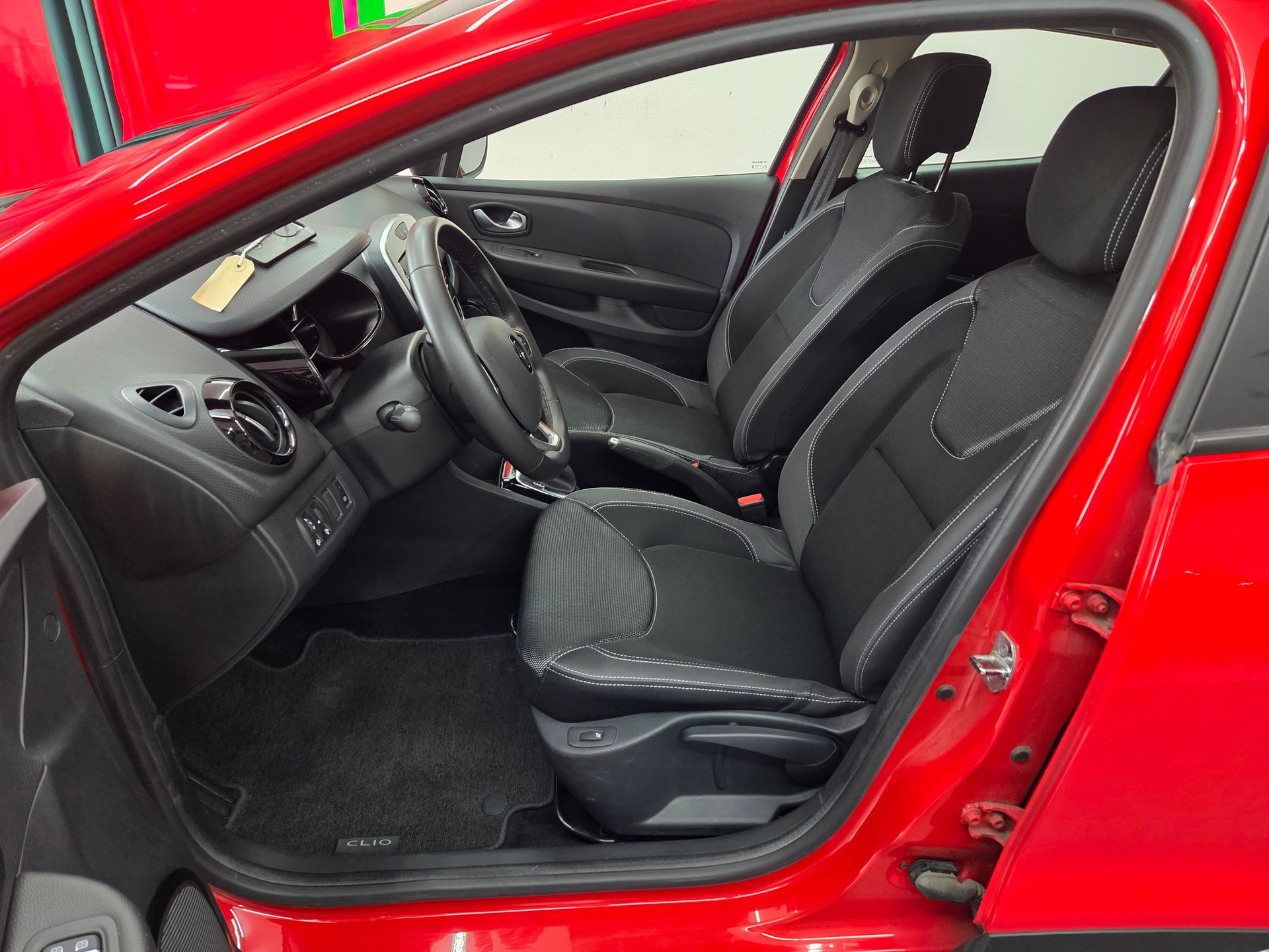 RENAULT Clio 1.5 dCi Business Line EDC-image-9