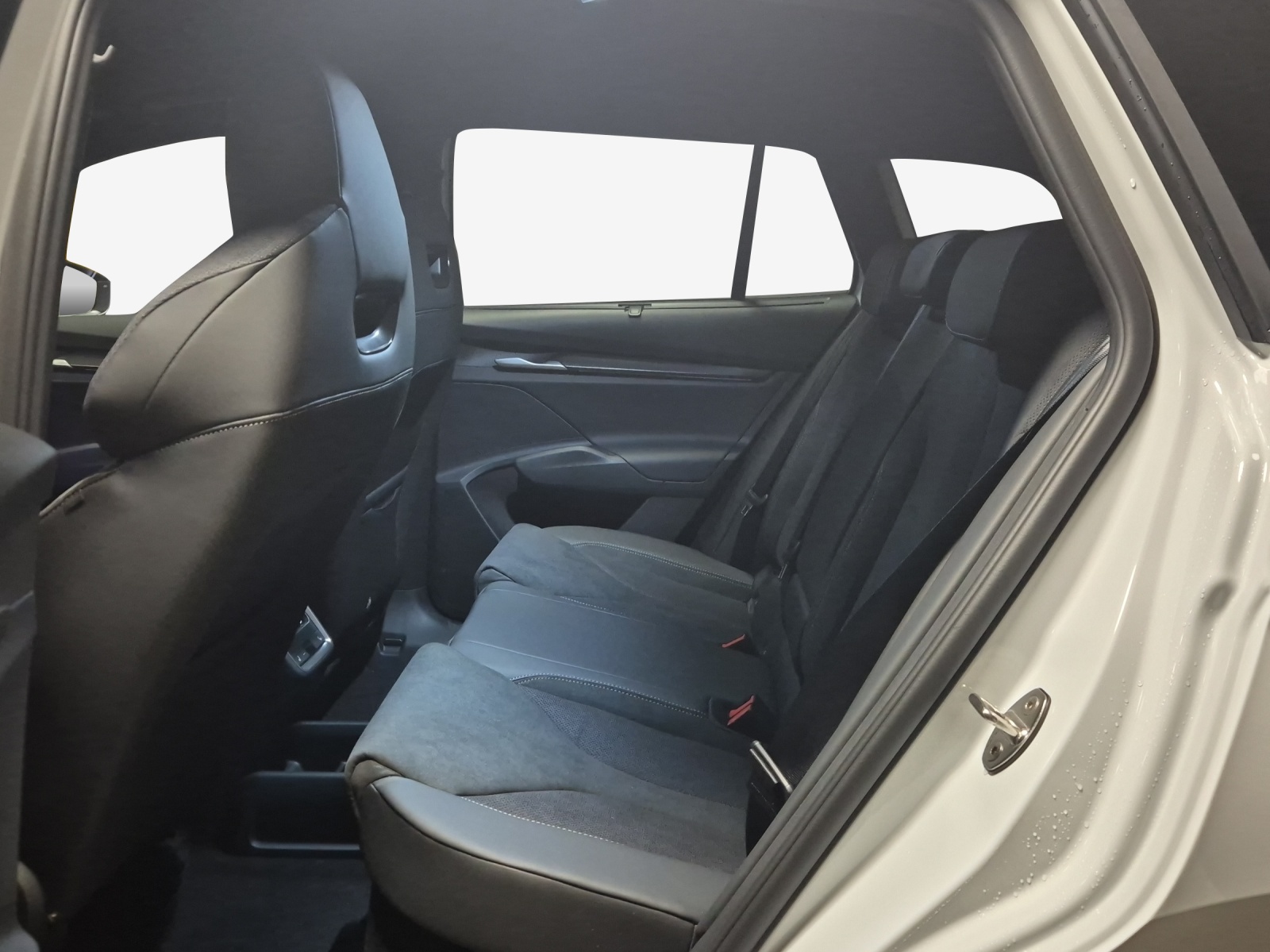 SKODA Enyaq 85x Sportline 4x4-image-11