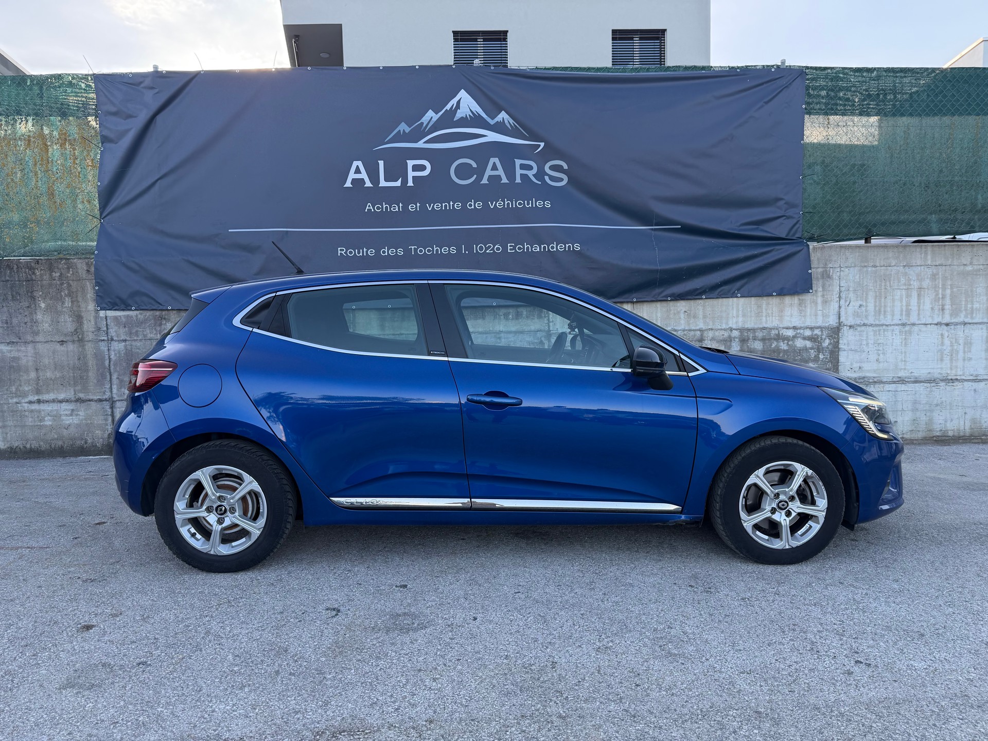 RENAULT Clio 1.6 E-Tech Intens-image-2