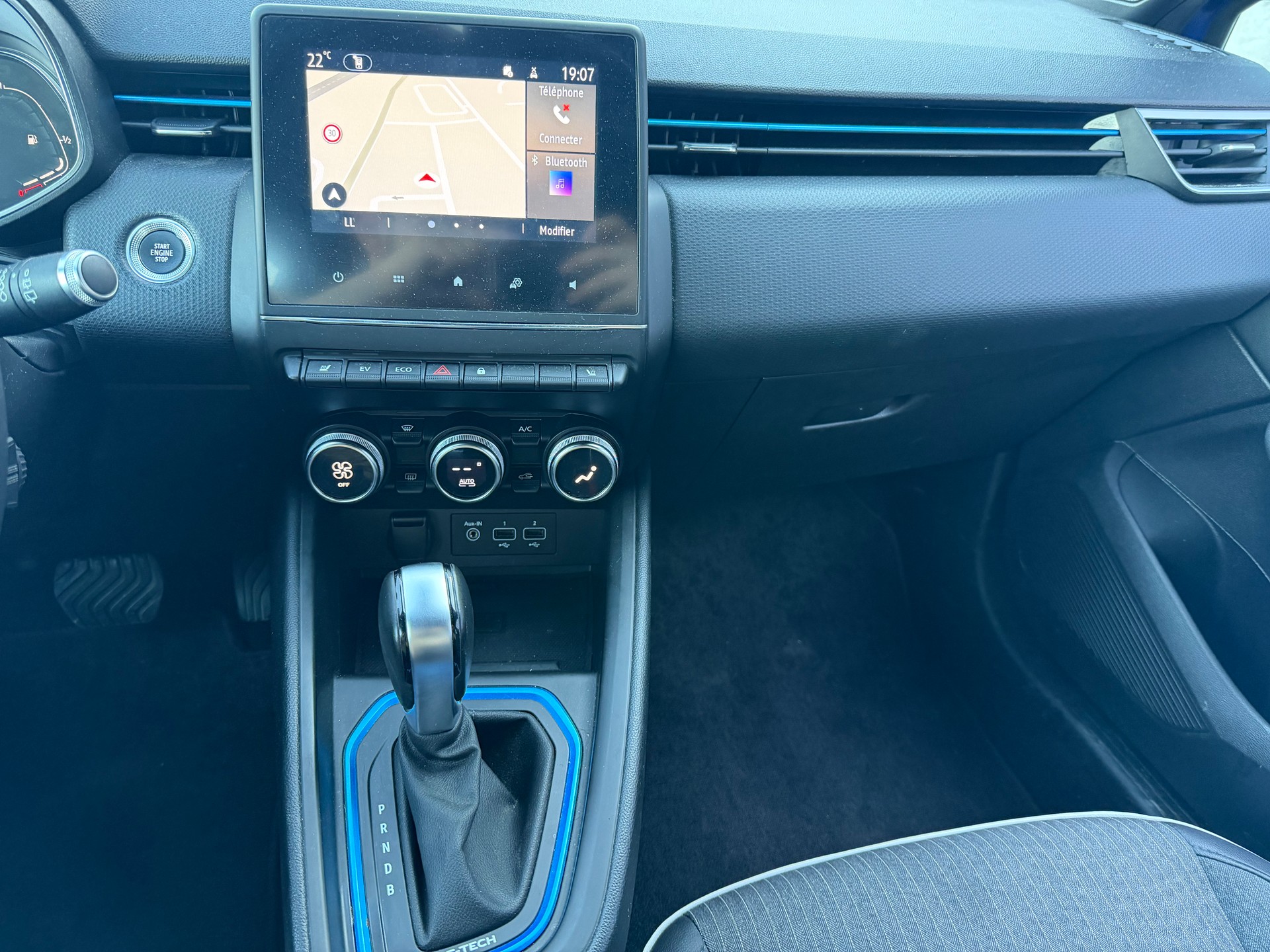 RENAULT Clio 1.6 E-Tech Intens-image-9