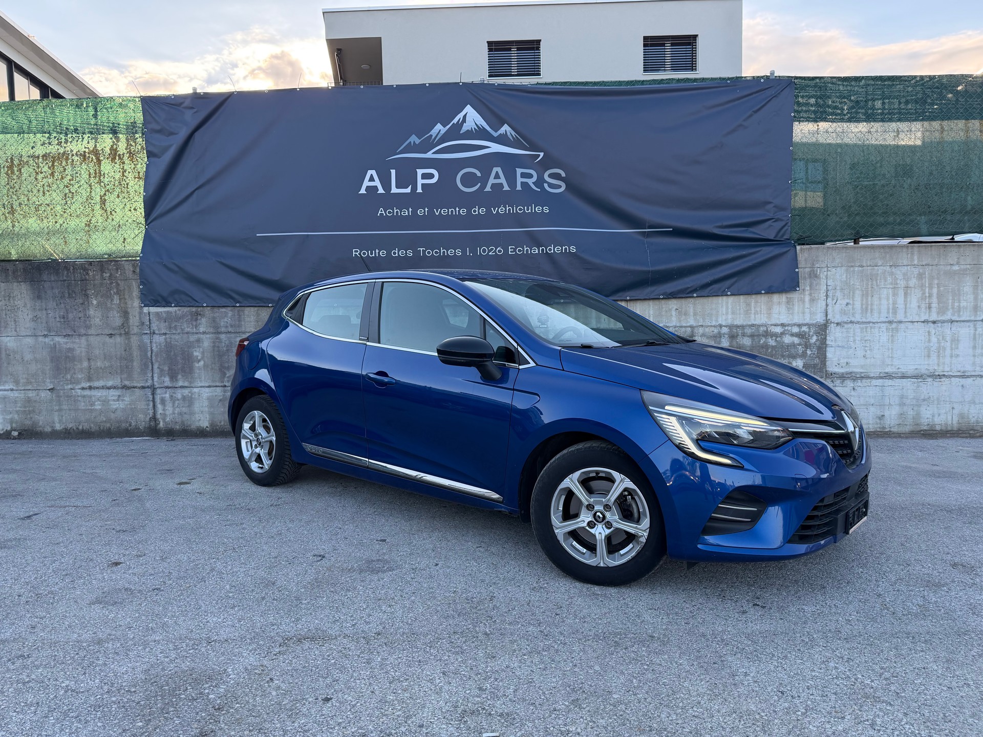 RENAULT Clio 1.6 E-Tech Intens-image-0
