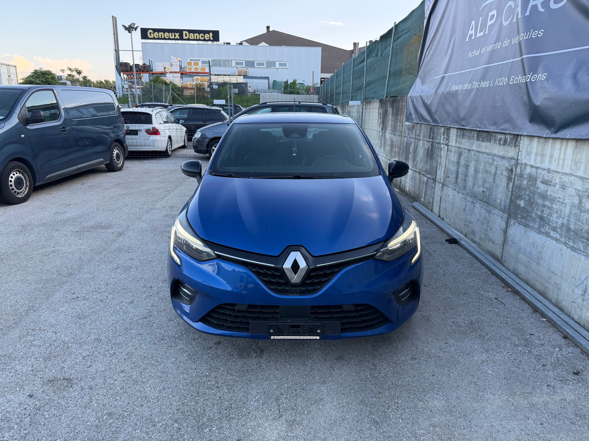 RENAULT Clio 1.6 E-Tech Intens-image-3