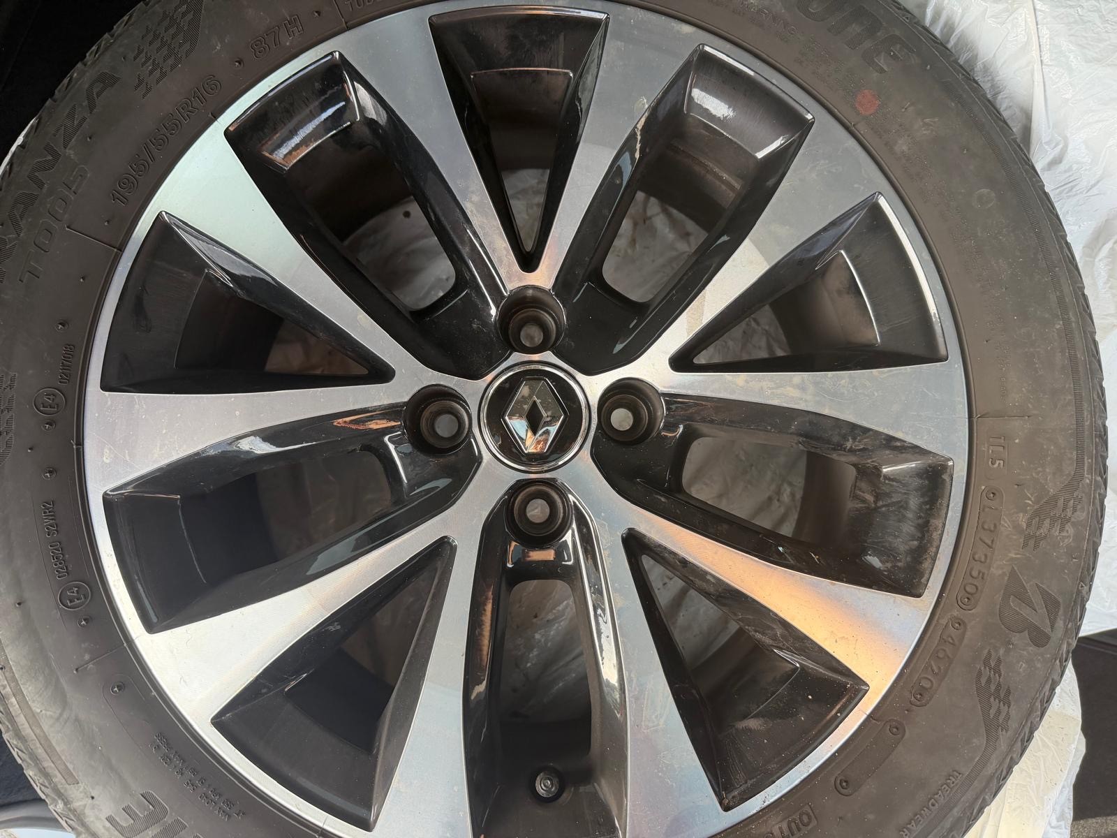 RENAULT Clio 1.6 E-Tech Intens-image-10