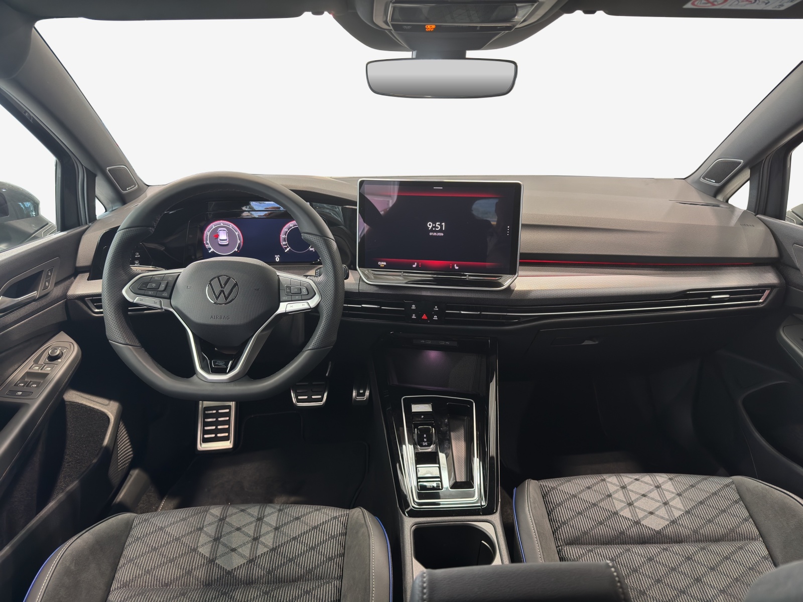 VW Golf 1.5 e TSI mHEV R-Line DSG-image-8