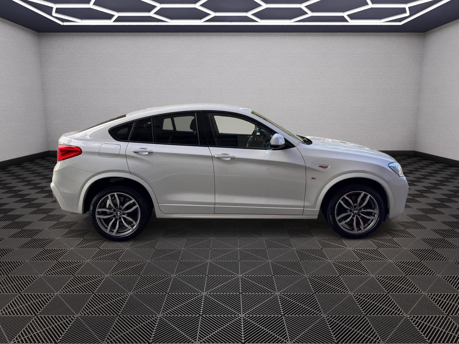 BMW X4 xDrive 20i Steptronic-image-4