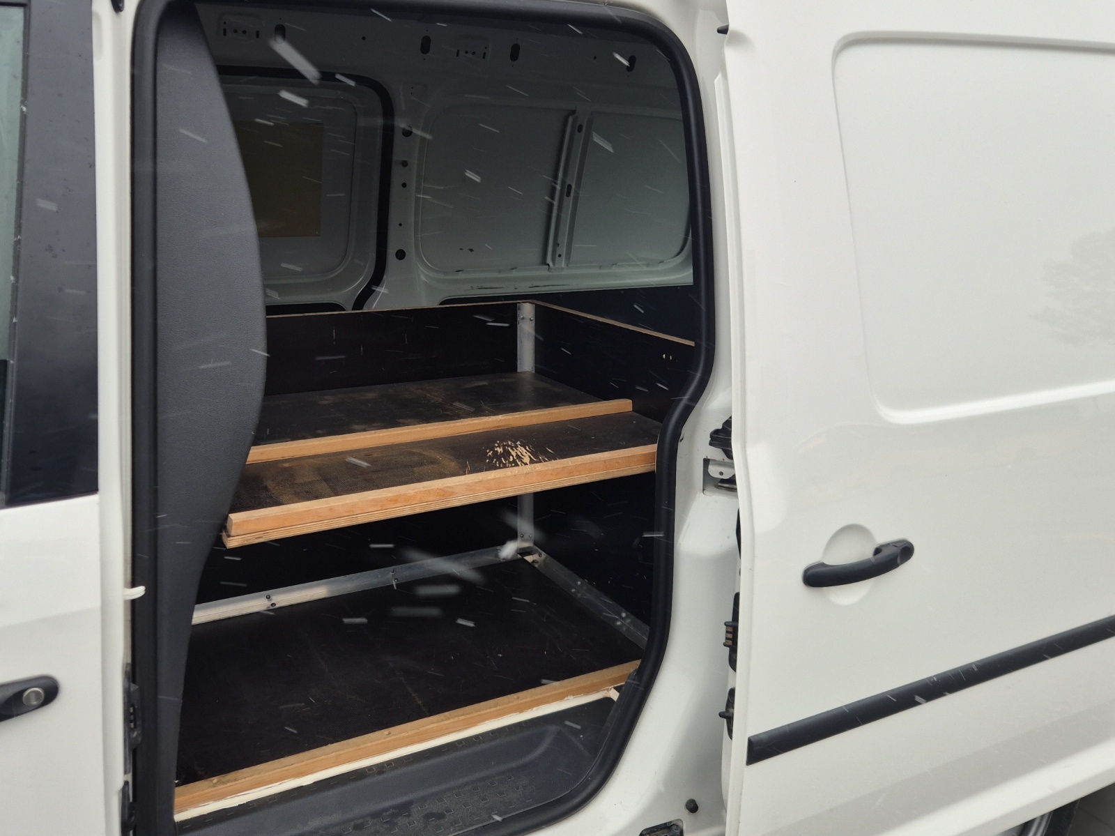 VW Caddy Maxi 2.0 TDI 4Motion-image-10