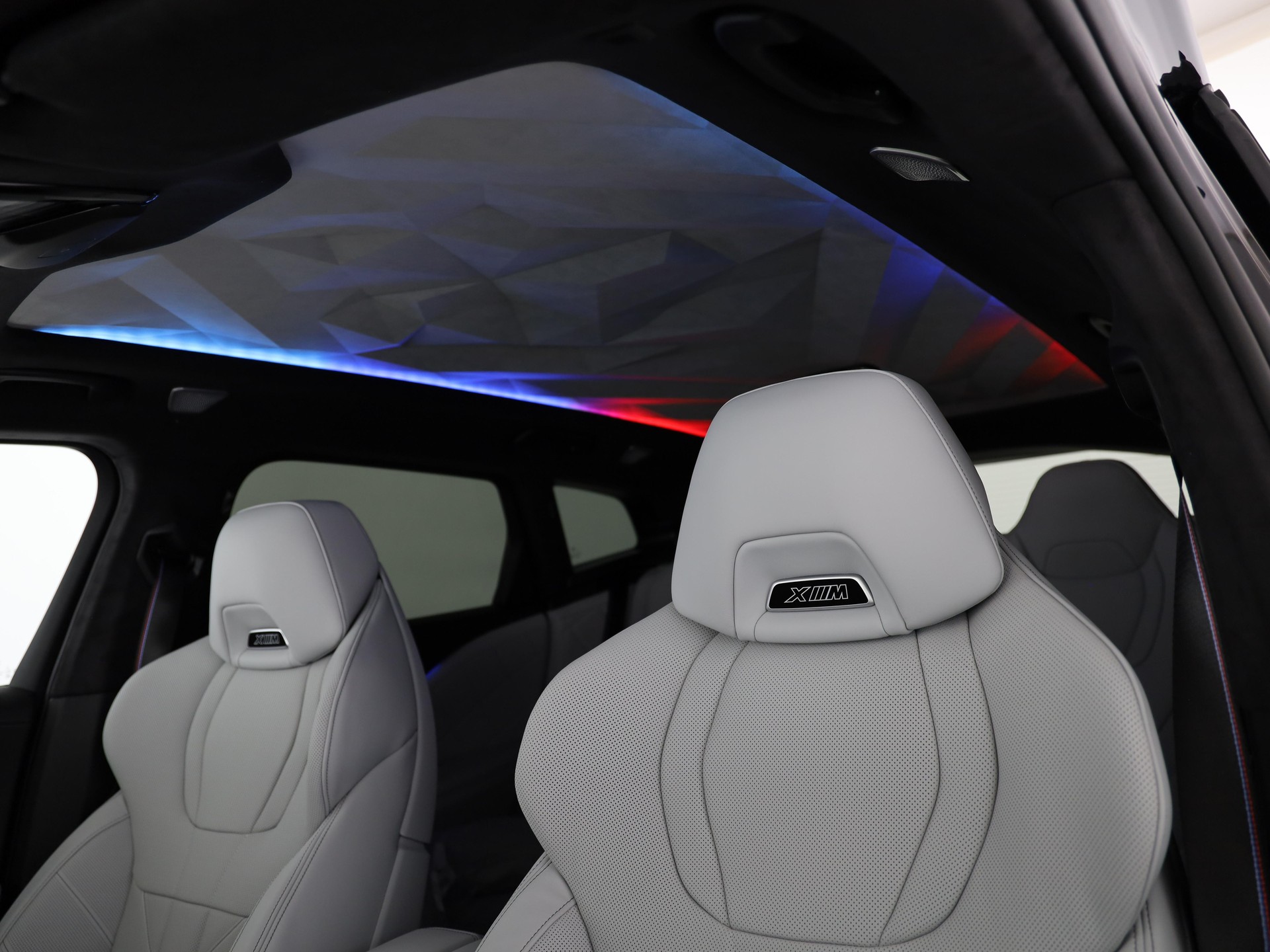 BMW XM Label Plug-in Hybrid-image-15