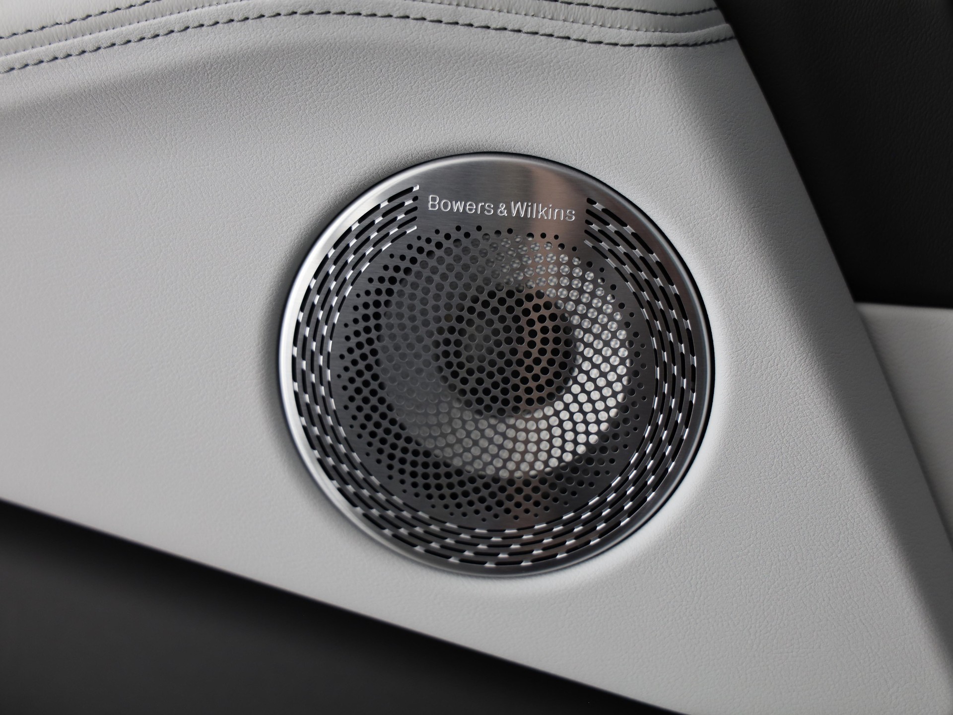 BMW XM Label Plug-in Hybrid-image-16