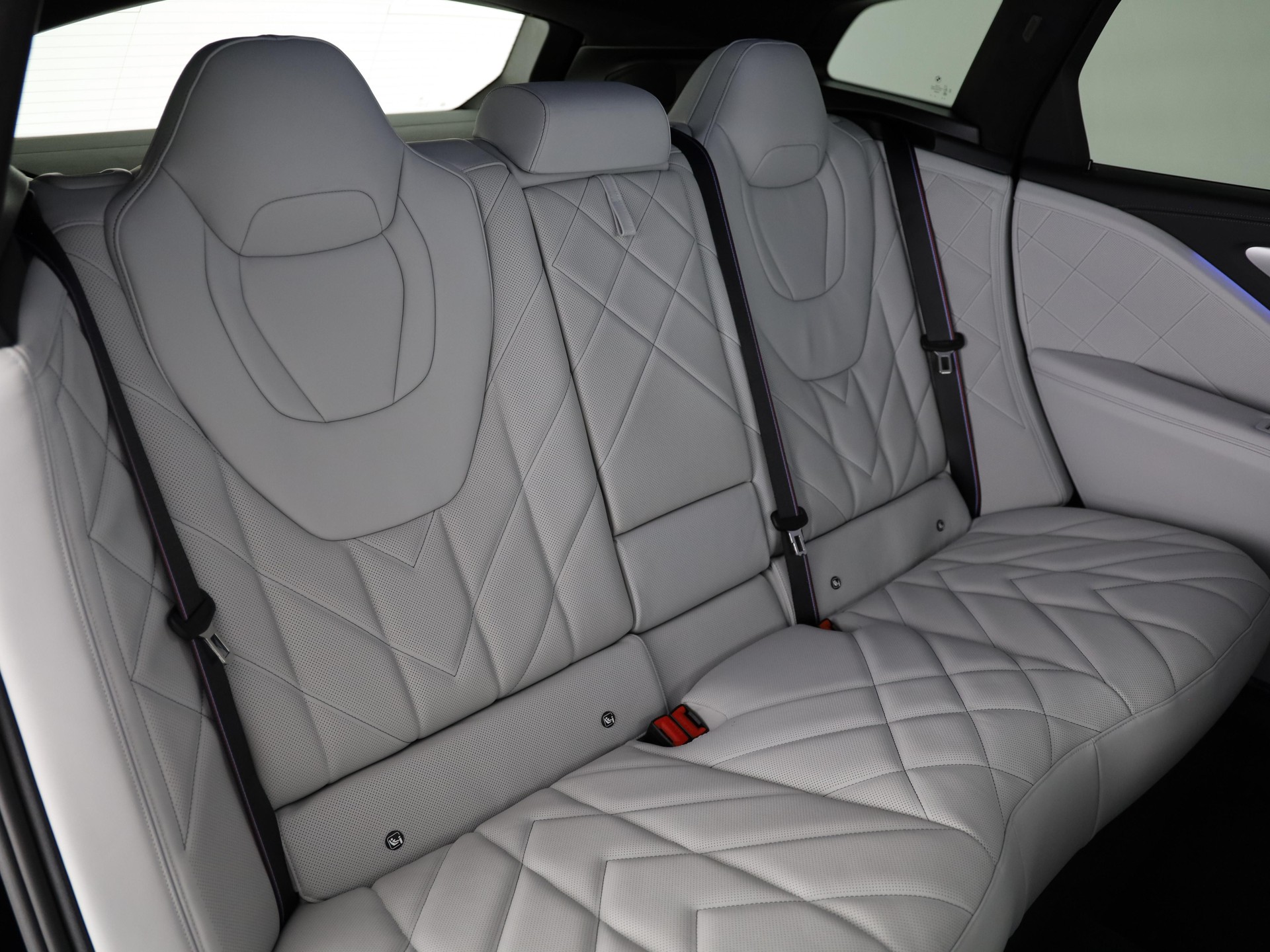 BMW XM Label Plug-in Hybrid-image-12