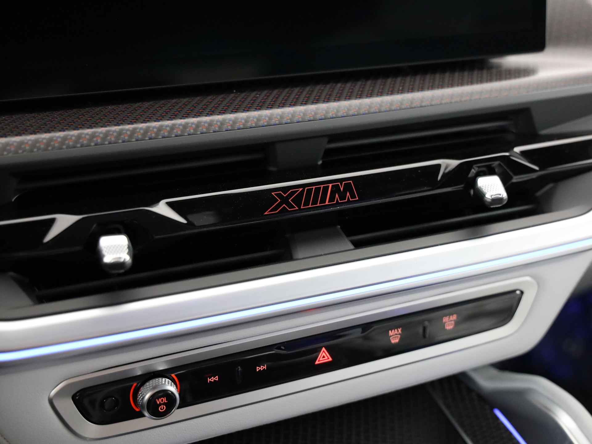 BMW XM Label Plug-in Hybrid-image-17