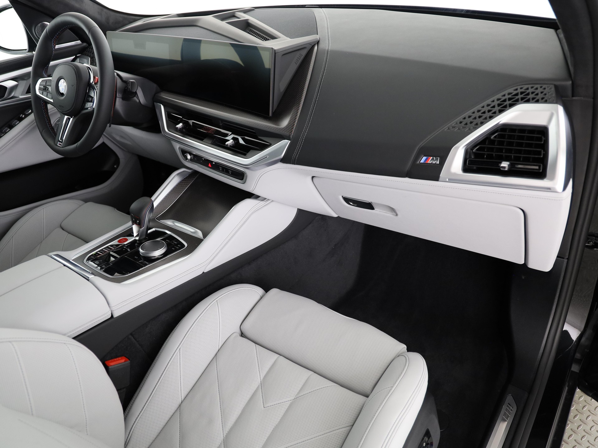 BMW XM Label Plug-in Hybrid-image-10
