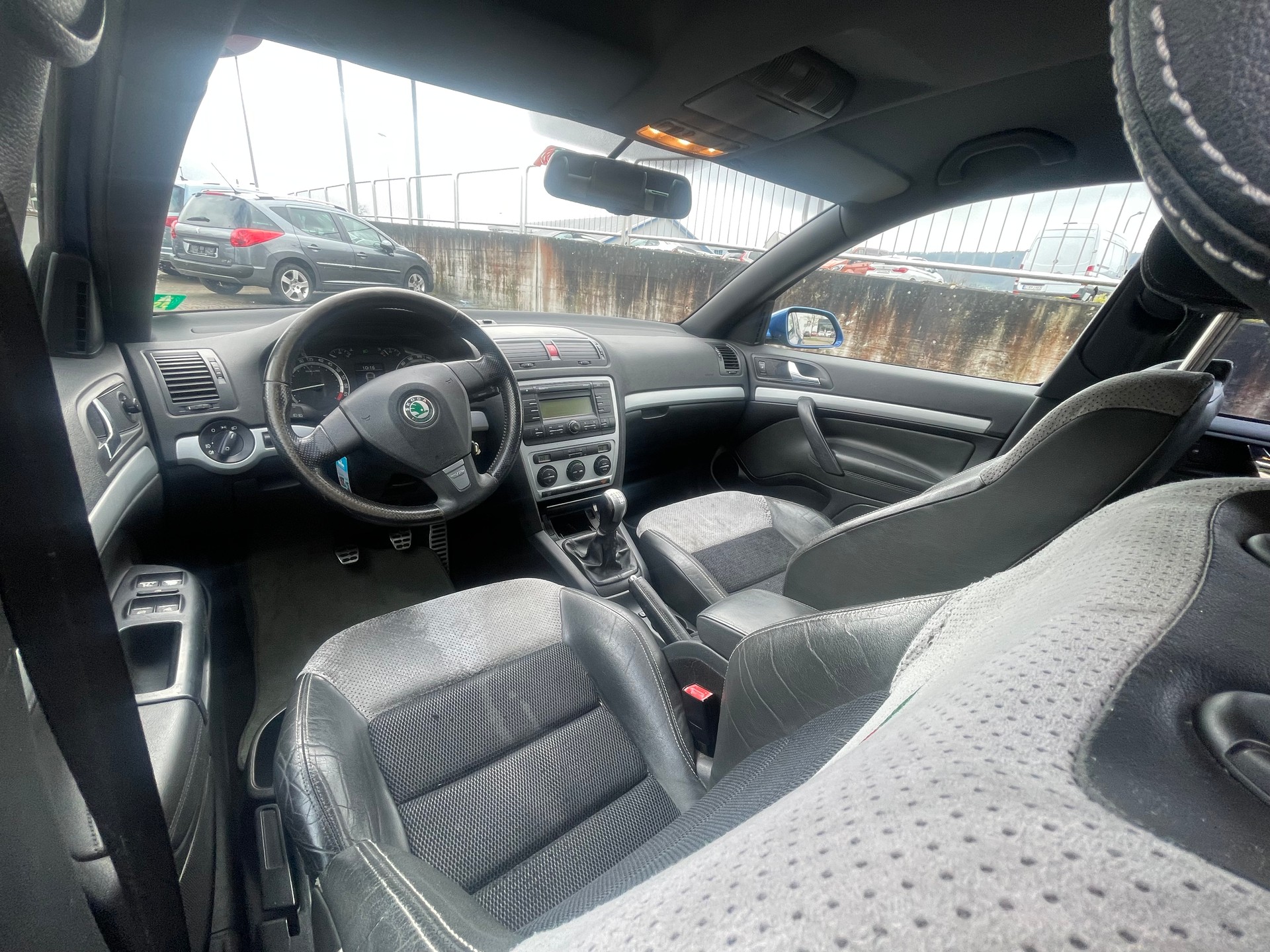 SKODA Octavia 2.0 TFSI RS-image-13