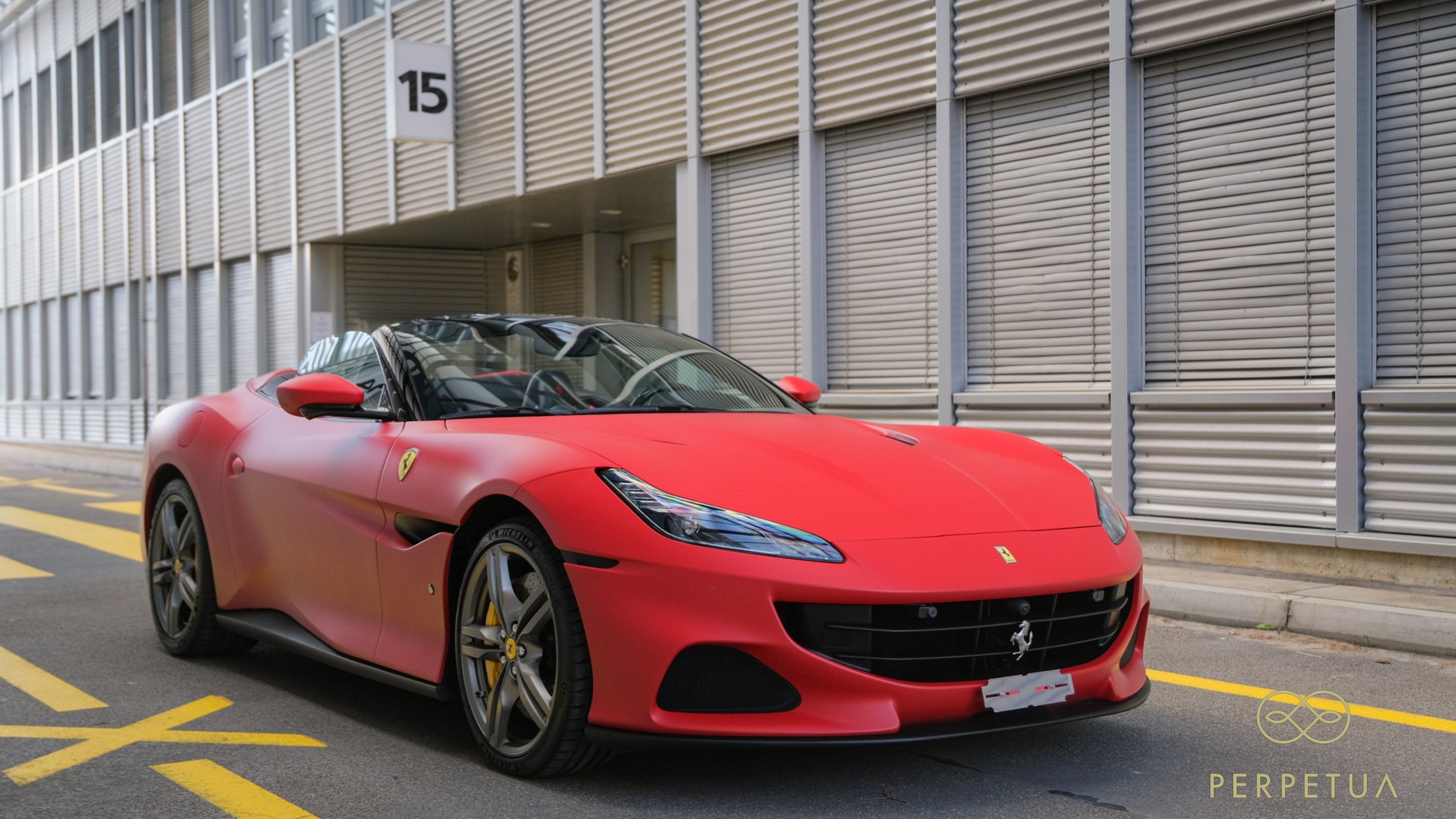 FERRARI M-image-3
