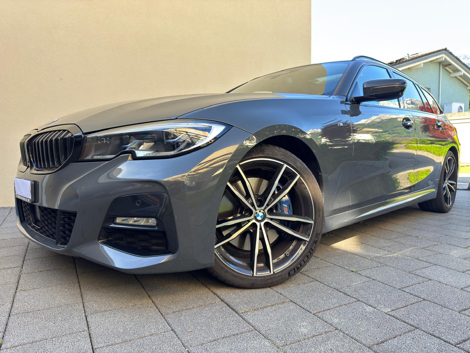 BMW 320d xDrive Touring M Sport SAG / Adaptives M Fahrwerk