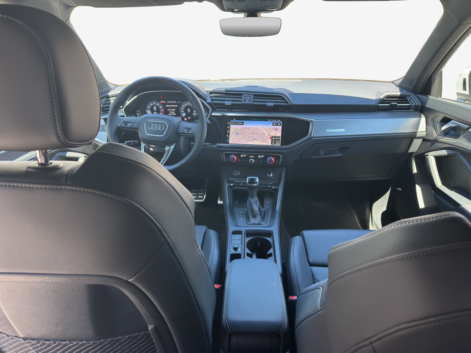 AUDI Q3 45 TFSI advanced quattro S-tronic-image-8