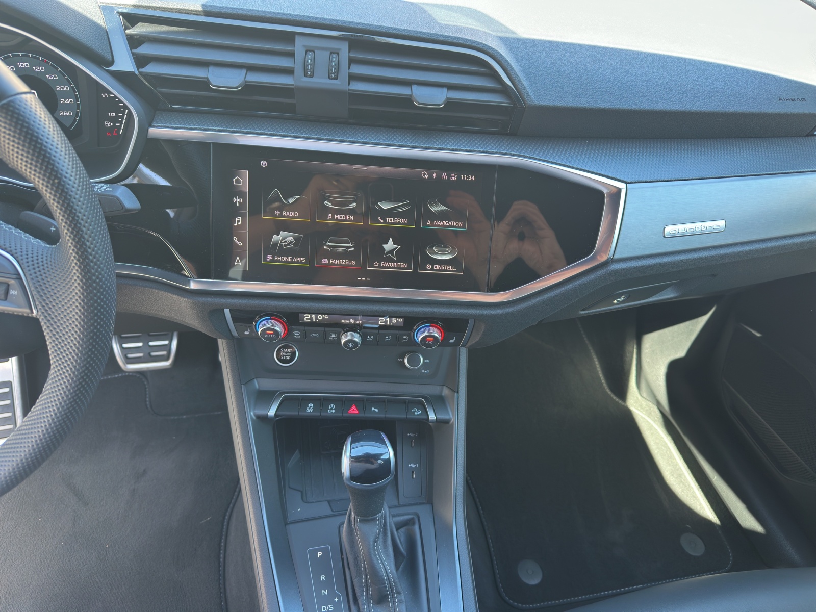 AUDI Q3 45 TFSI advanced quattro S-tronic-image-10